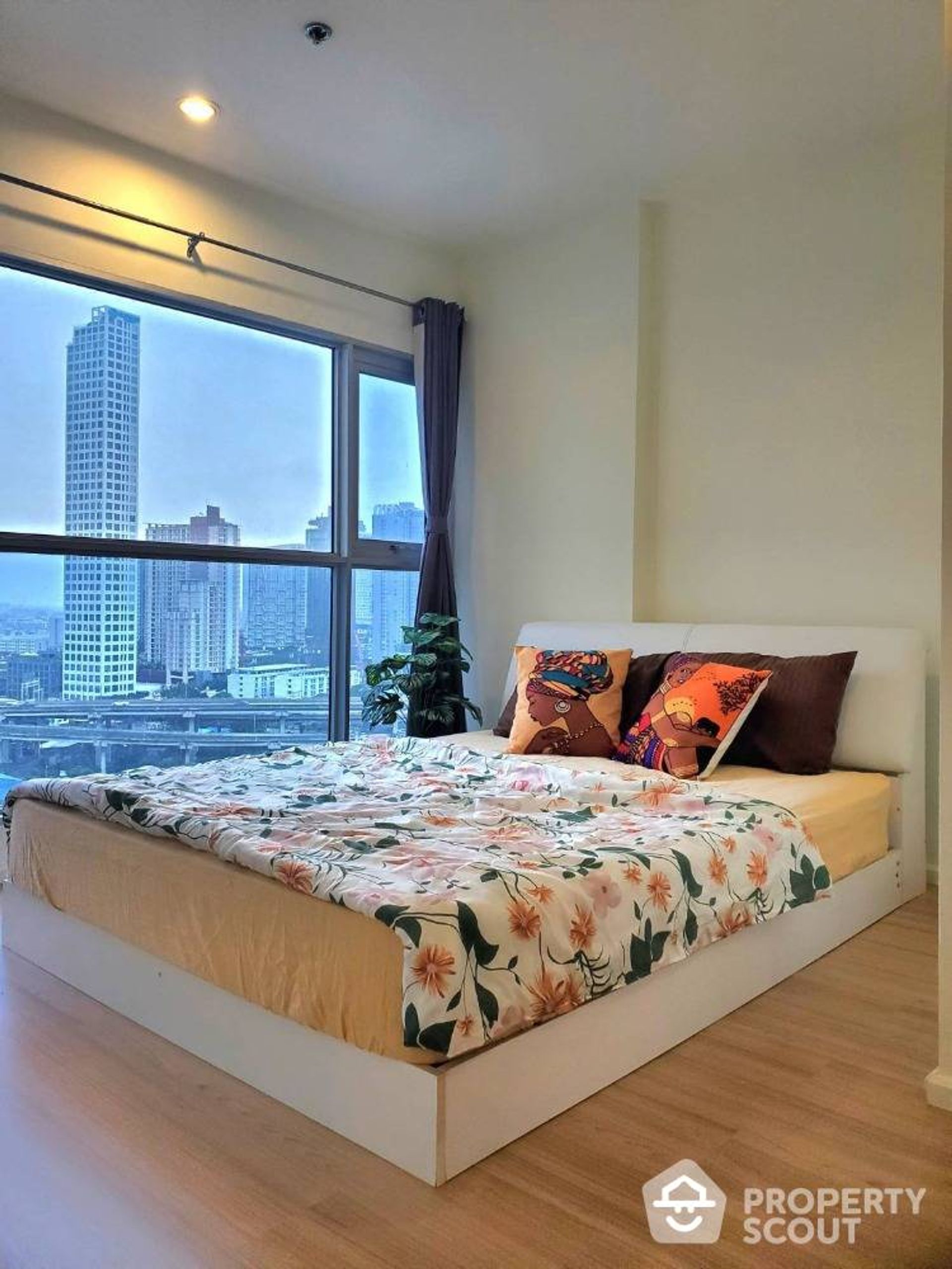 Condominium in Phra Khanong, Krung Thep Maha Nakhon 12731598