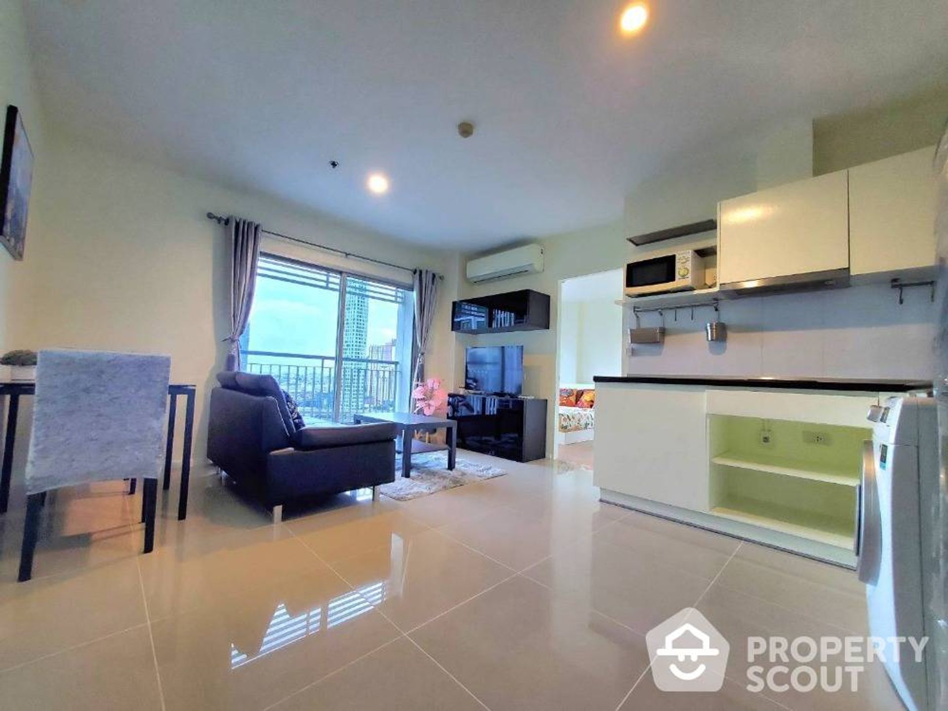 Condominium in Phra Khanong, Krung Thep Maha Nakhon 12731598