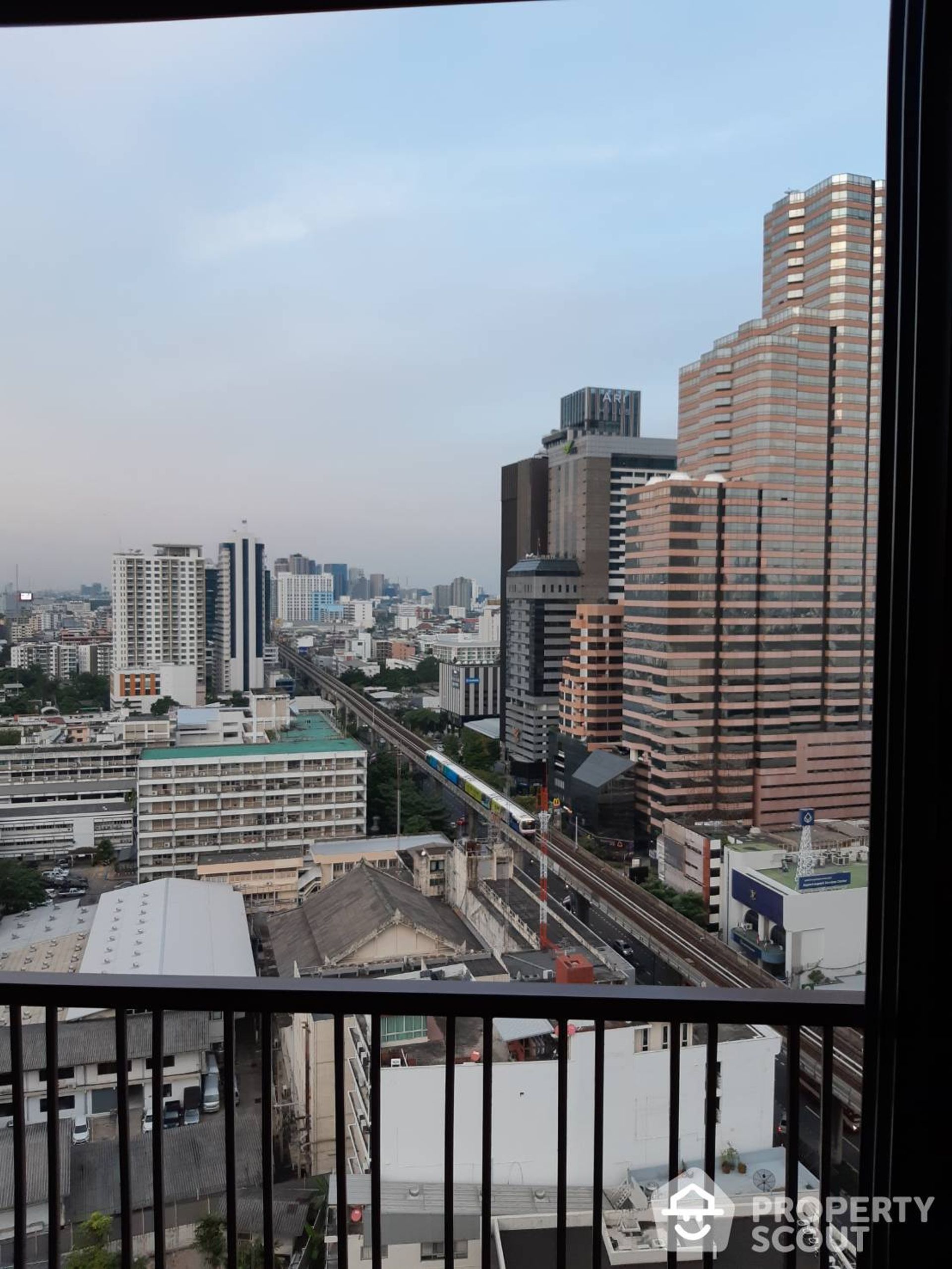 Condominium in Phaya Thai, Krung Thep Maha Nakhon 12732116