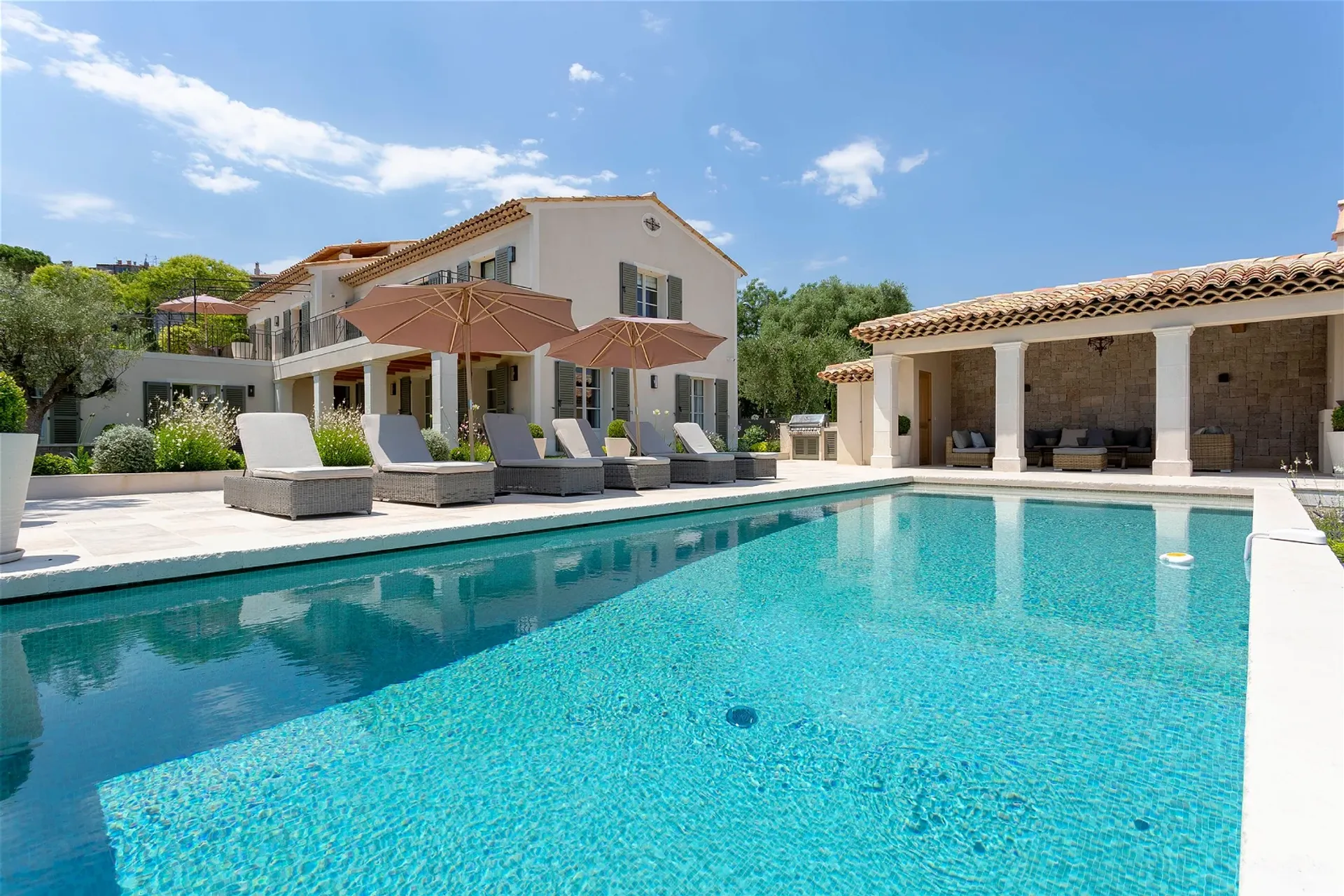 rumah dalam Mougins, Provence-Alpes-Côte d'Azur 12733815