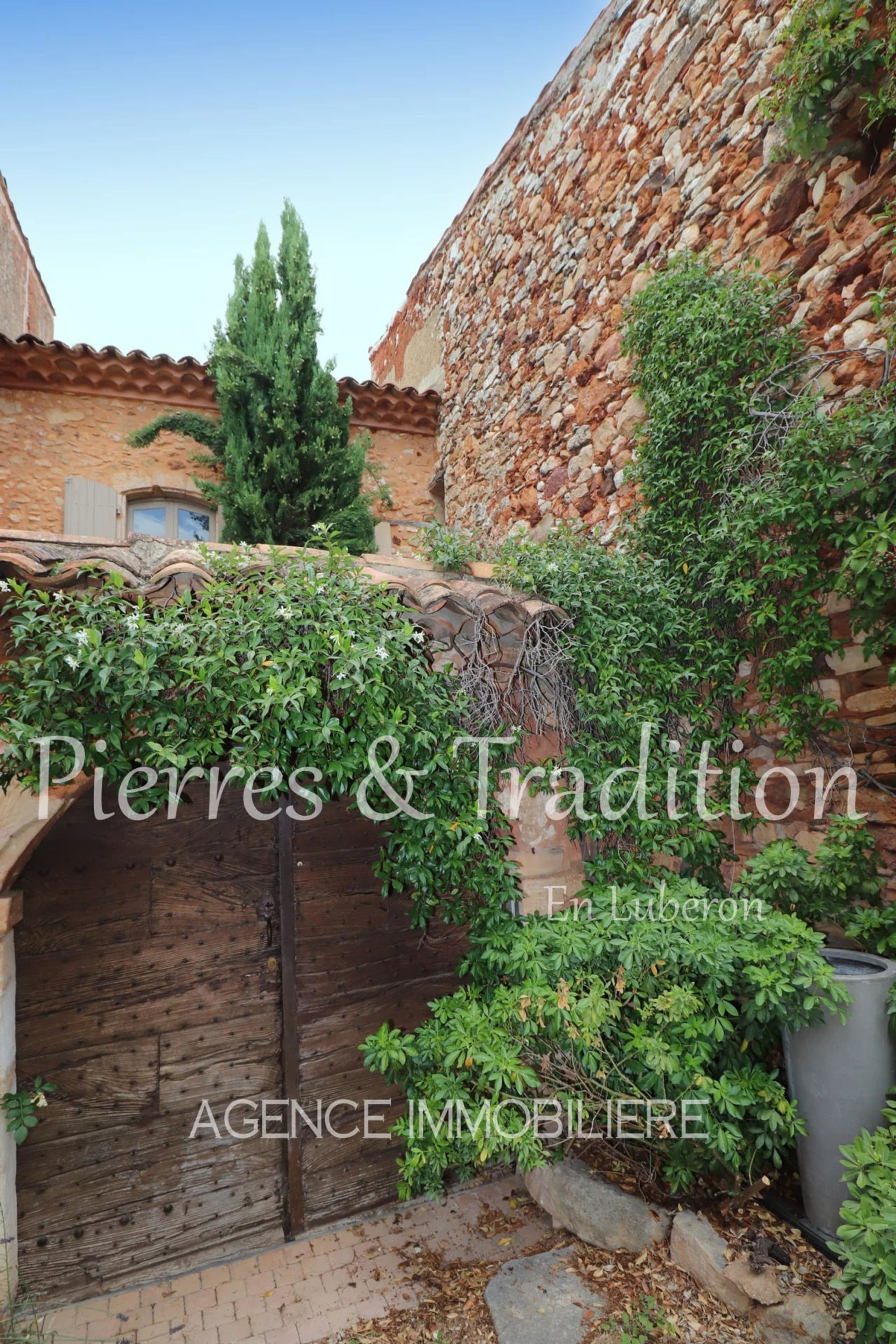 σπίτι σε Roussillon, Vaucluse 12734393