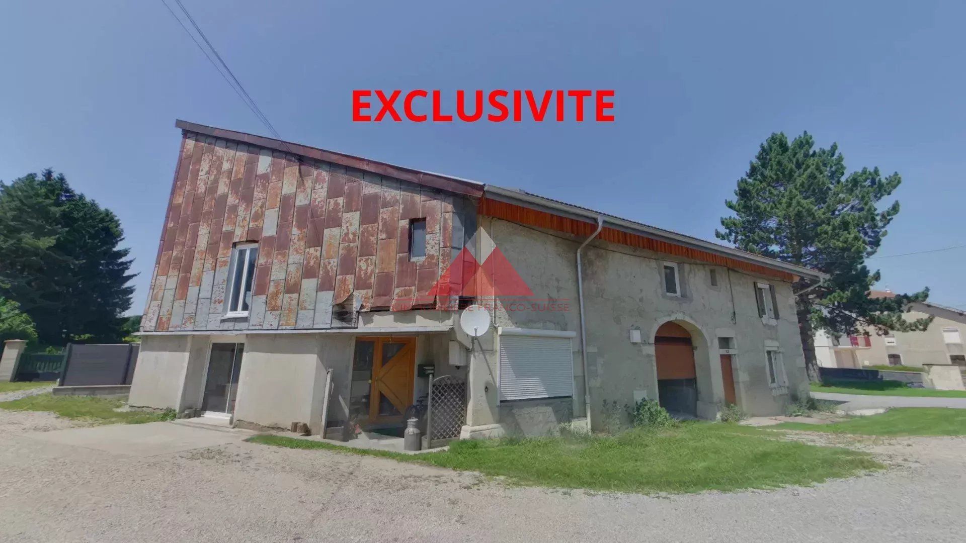 Condominium dans Saint-Laurent-du-Jura, Bourgogne-Franche-Comte 12734405