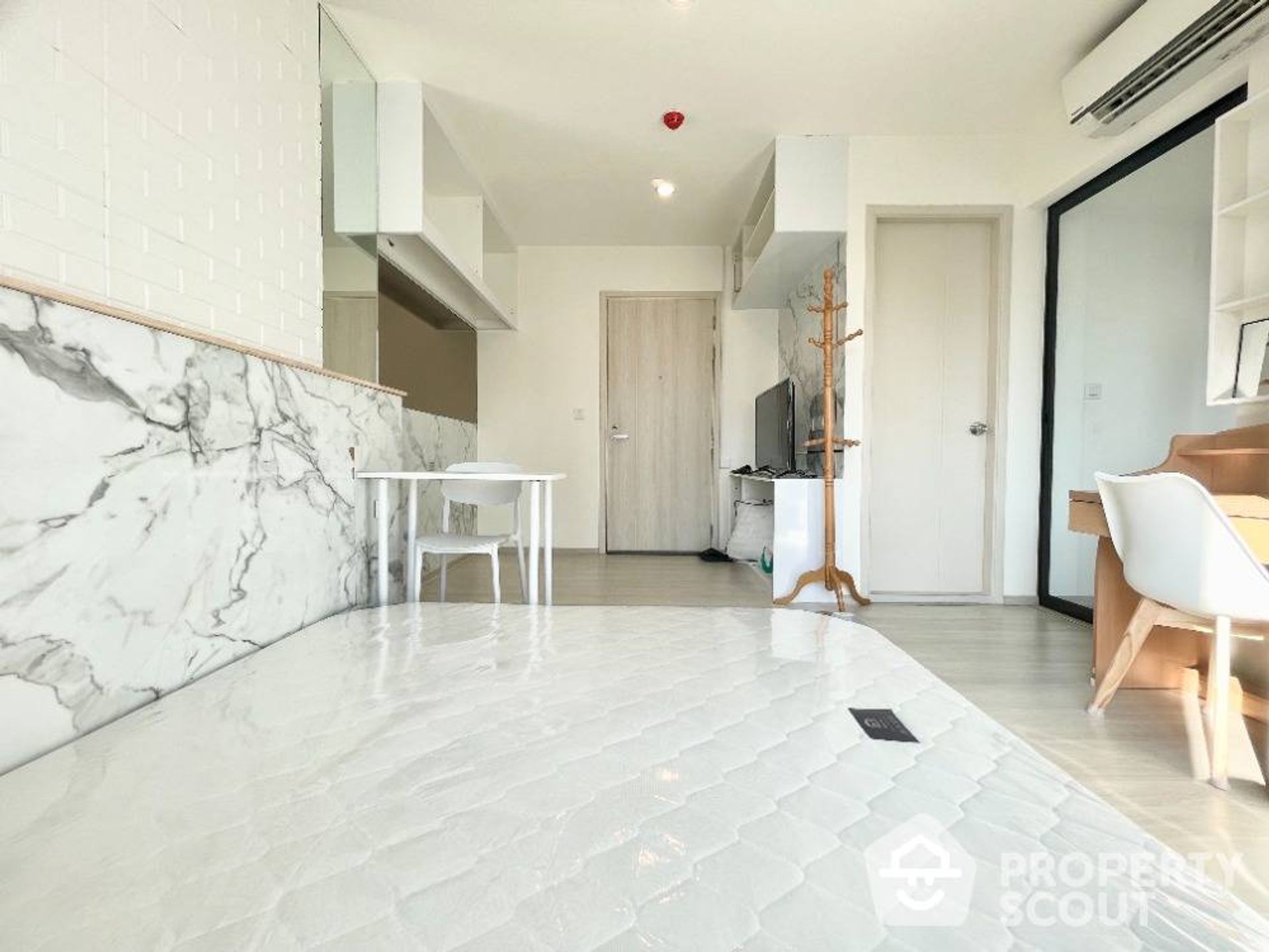 Condominio nel Ban Na canzone, Krung Thep Maha Nakhon 12735391