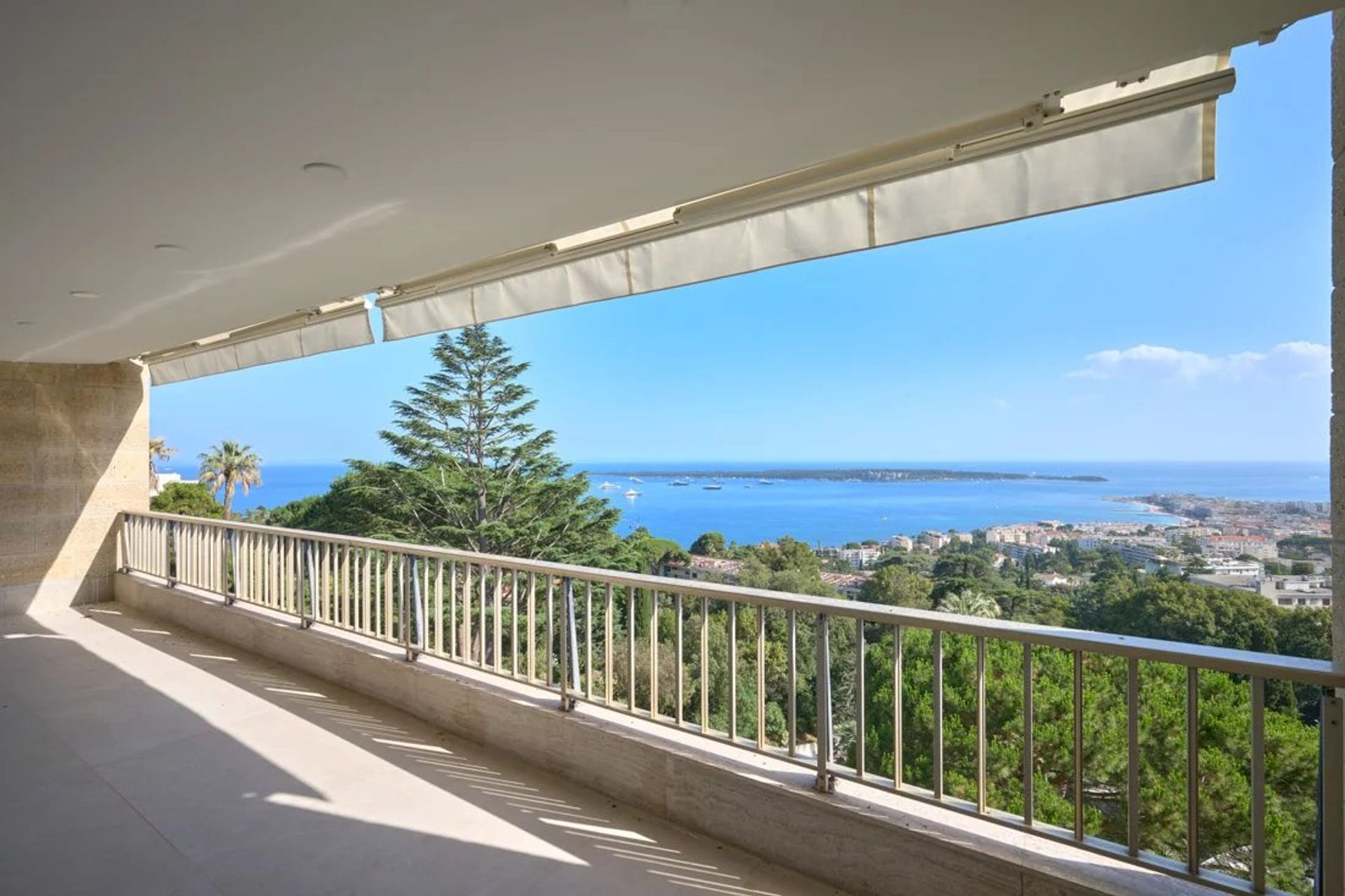 Condominio en Cannes, Alpes-Maritimes 12735622