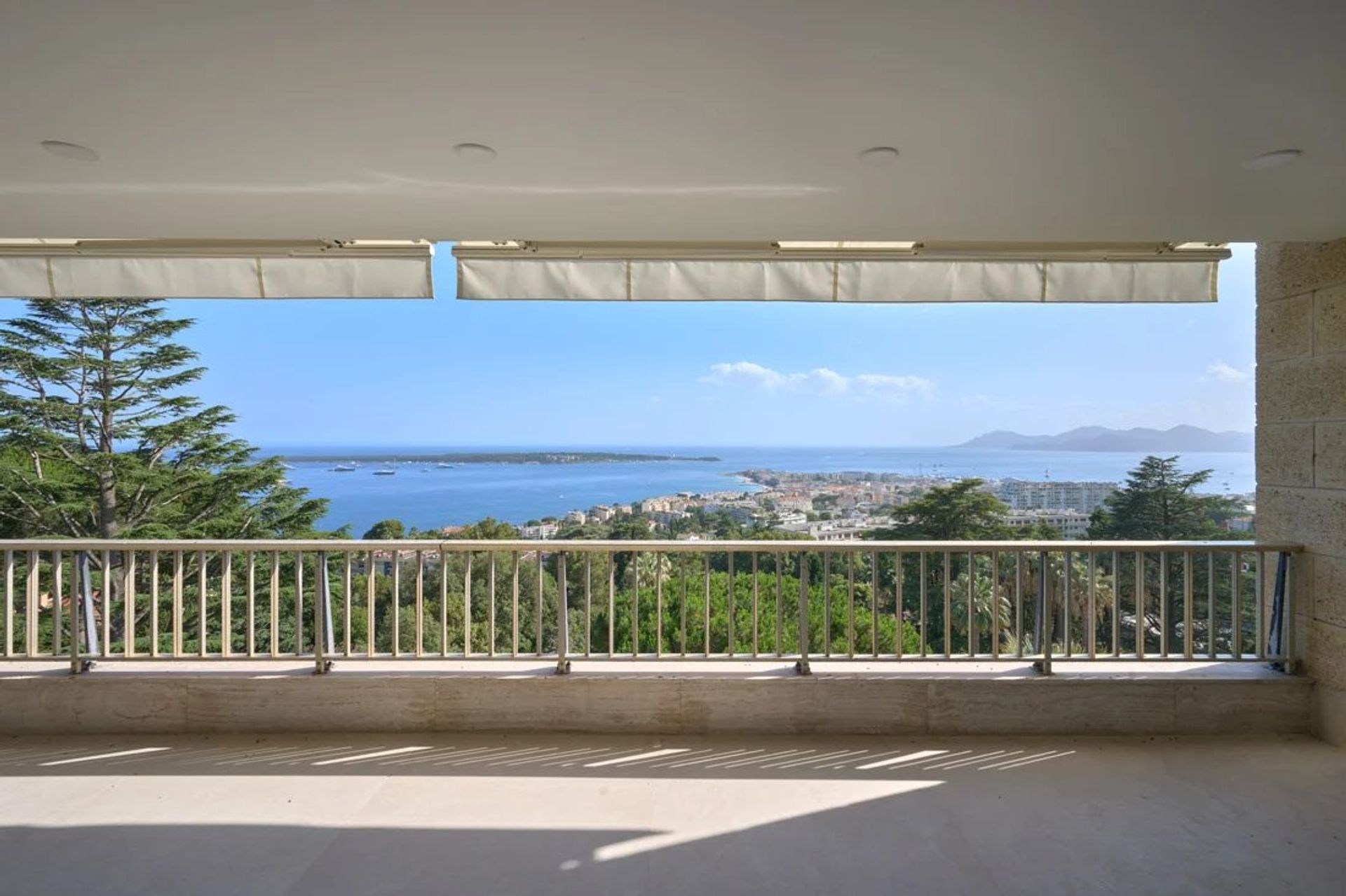 Condominio en Cannes, Alpes-Maritimes 12735622