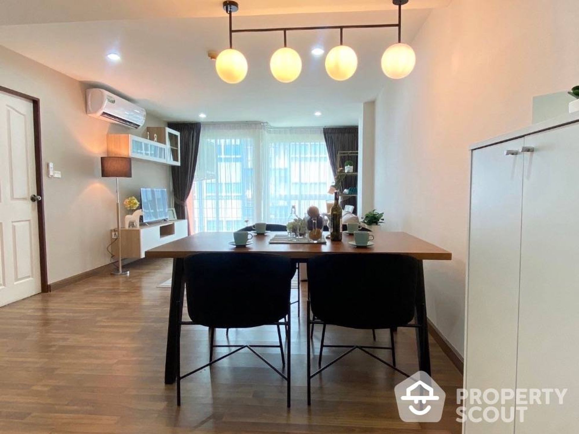 Condominium in Ban Na Song, Krung Thep Maha Nakhon 12736220