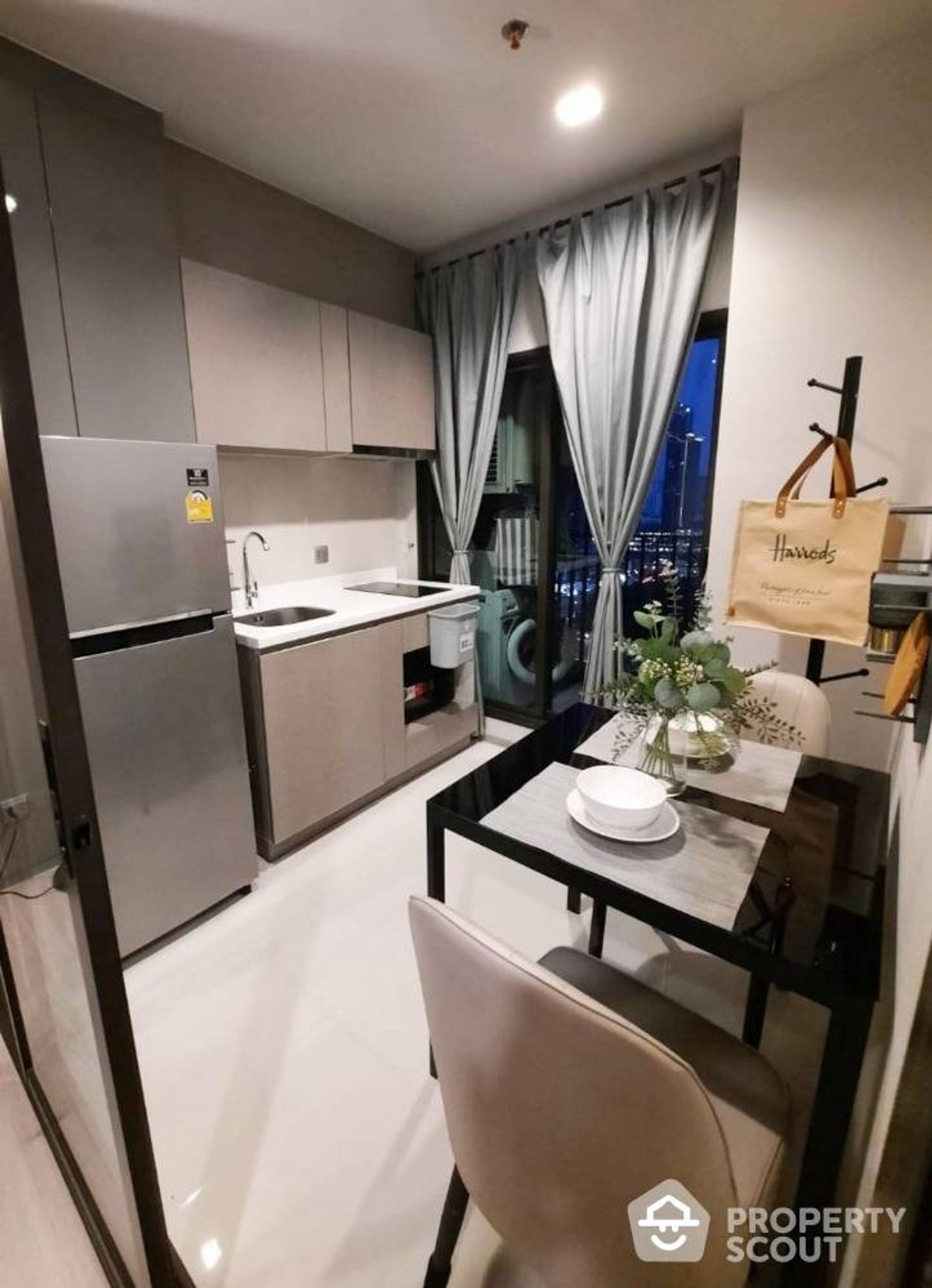 Condominium in Ban Na Song, Krung Thep Maha Nakhon 12736250