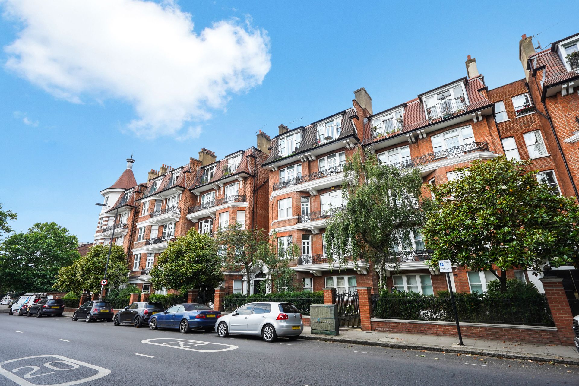 Condominium in Fulham, Ashburnham Road 12736484