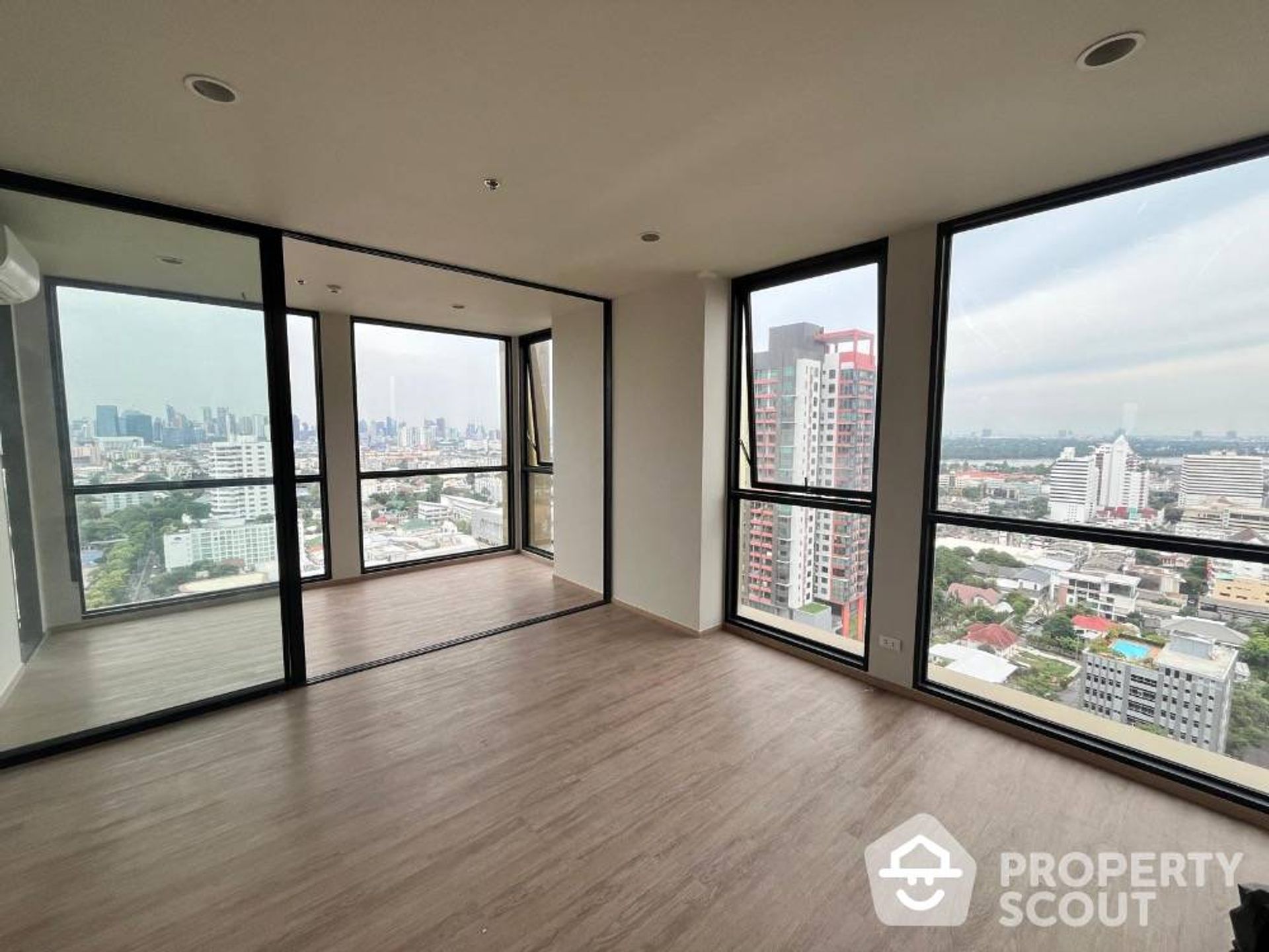 Condominio nel Yan Nawa, Krung Thep Maha Nakhon 12736915