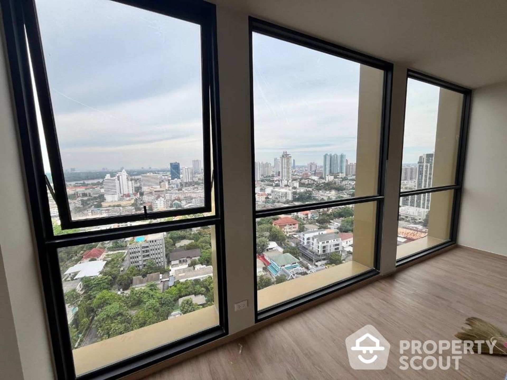 Condominio nel Yan Nawa, Krung Thep Maha Nakhon 12736915