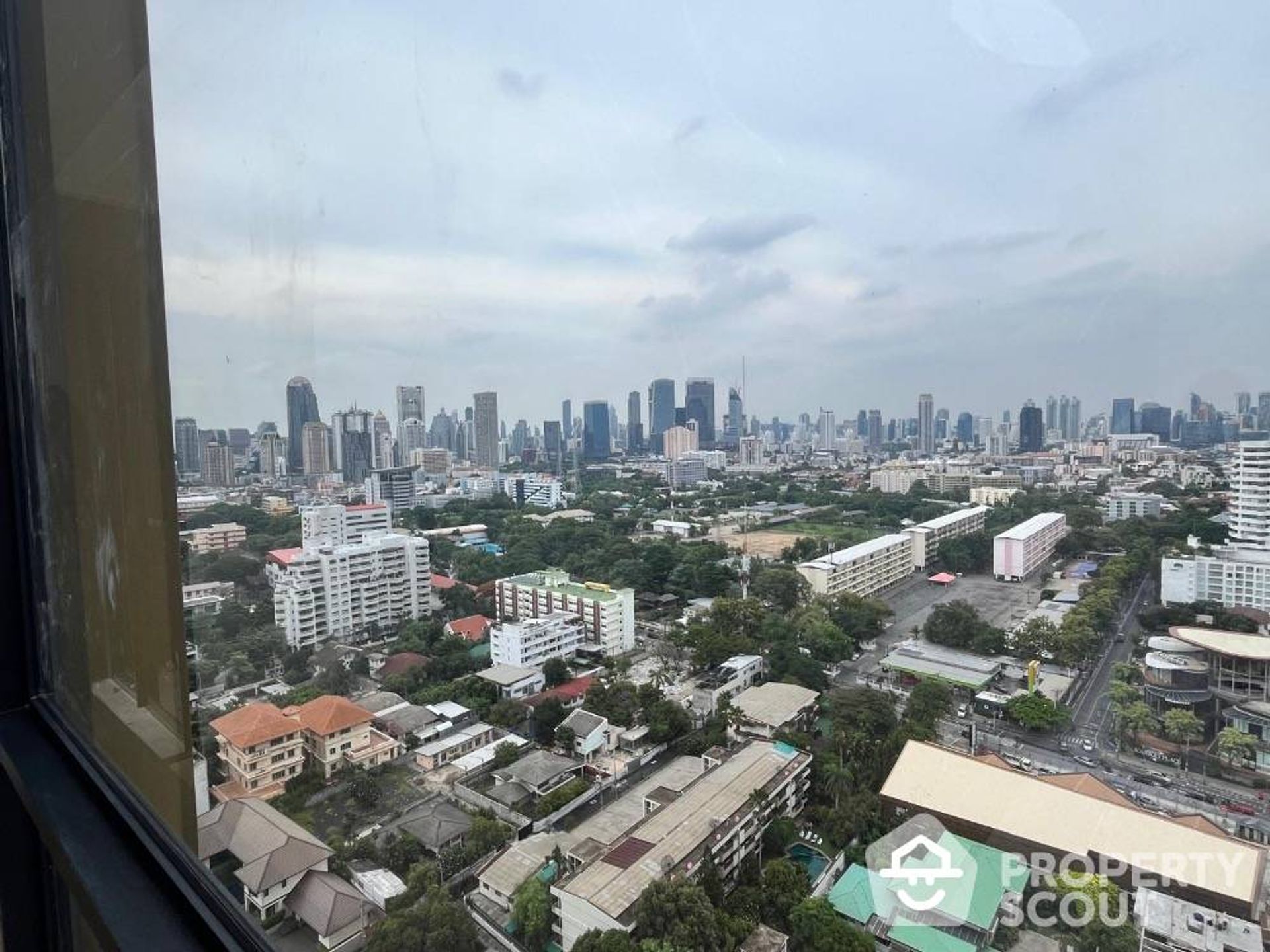 Condominio nel Yan Nawa, Krung Thep Maha Nakhon 12736915