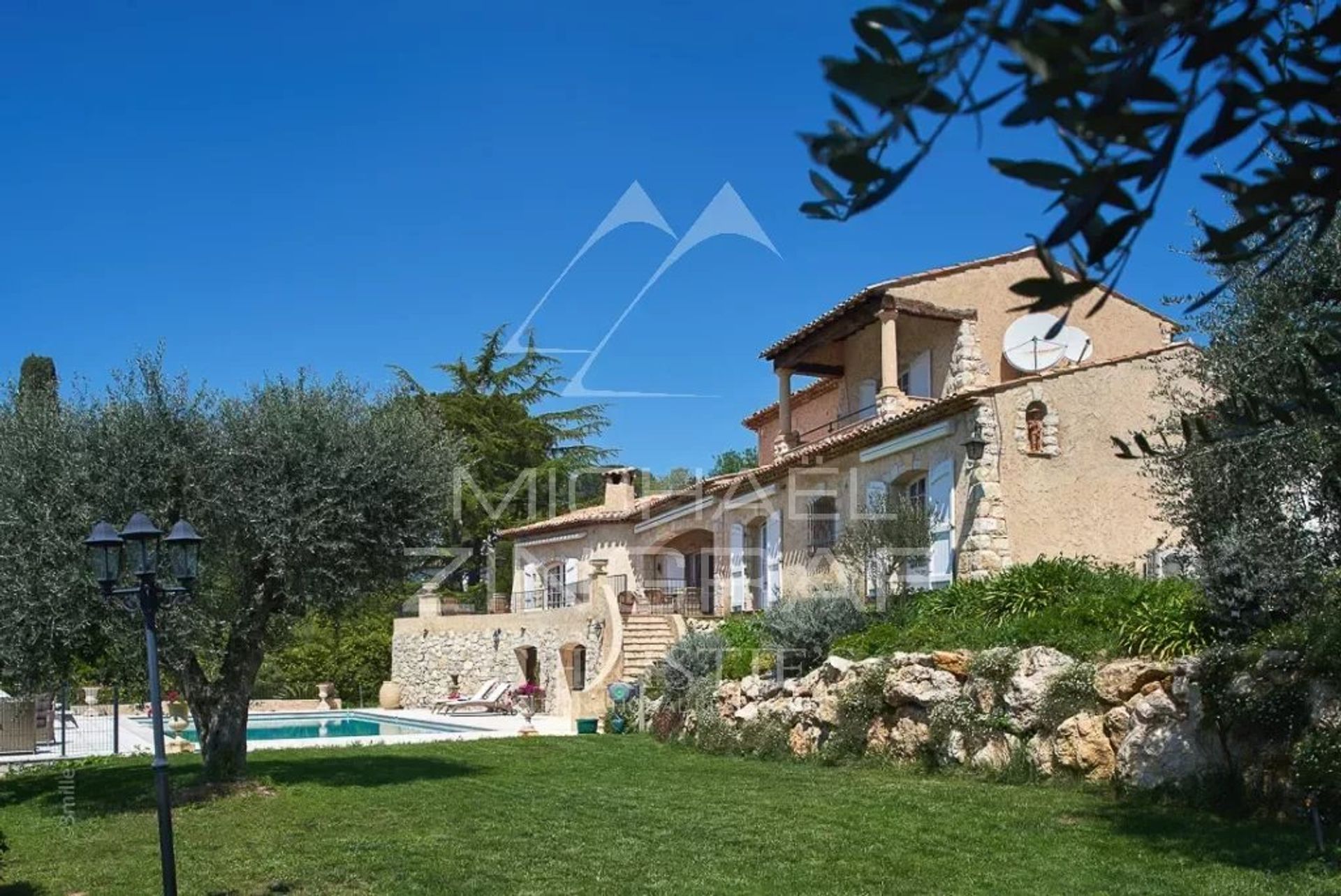 Residencial en Mougins, Alpes-Maritimes 12737063