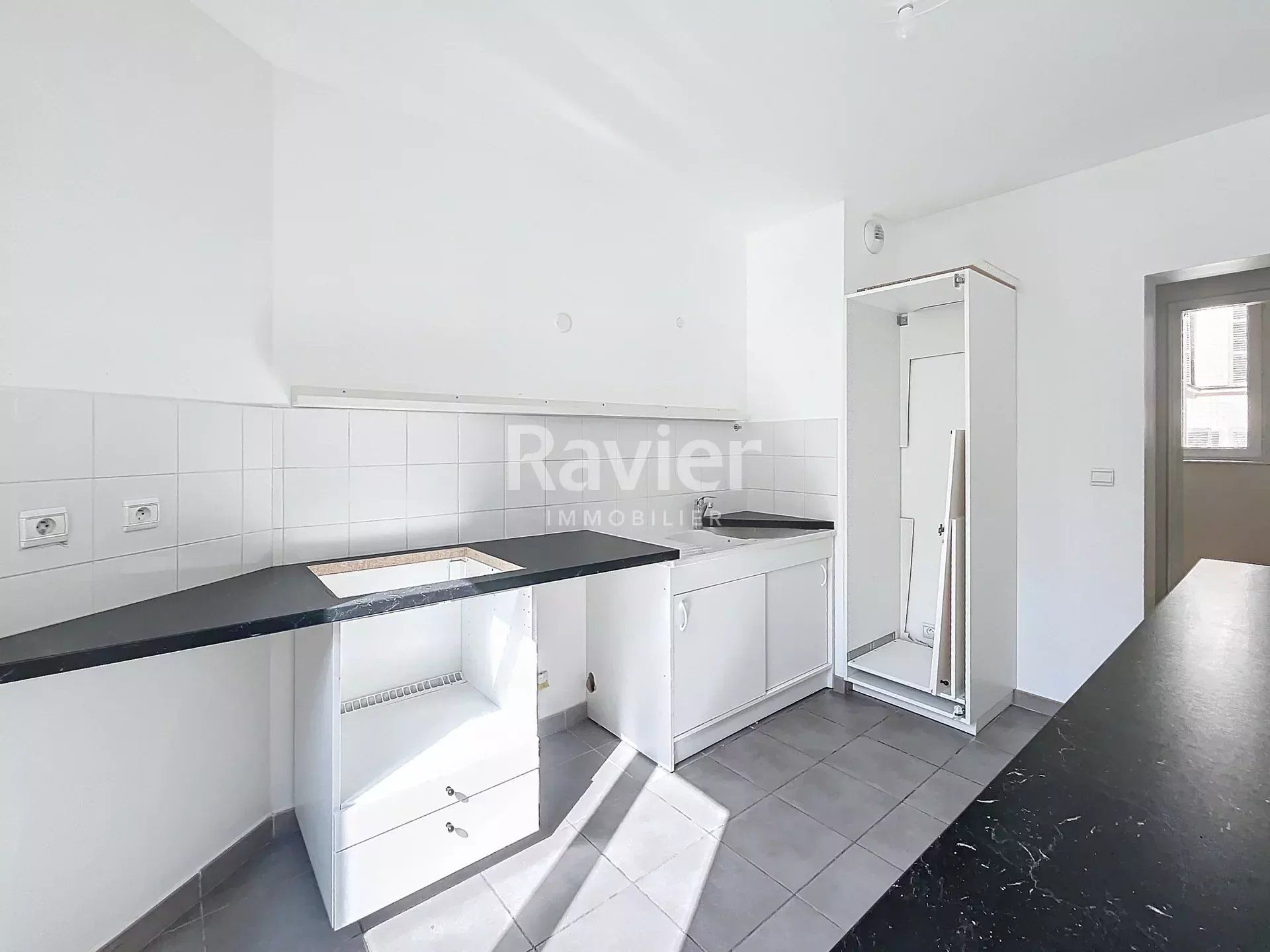 Condominium in Vanves, Ile-de-France 12737079