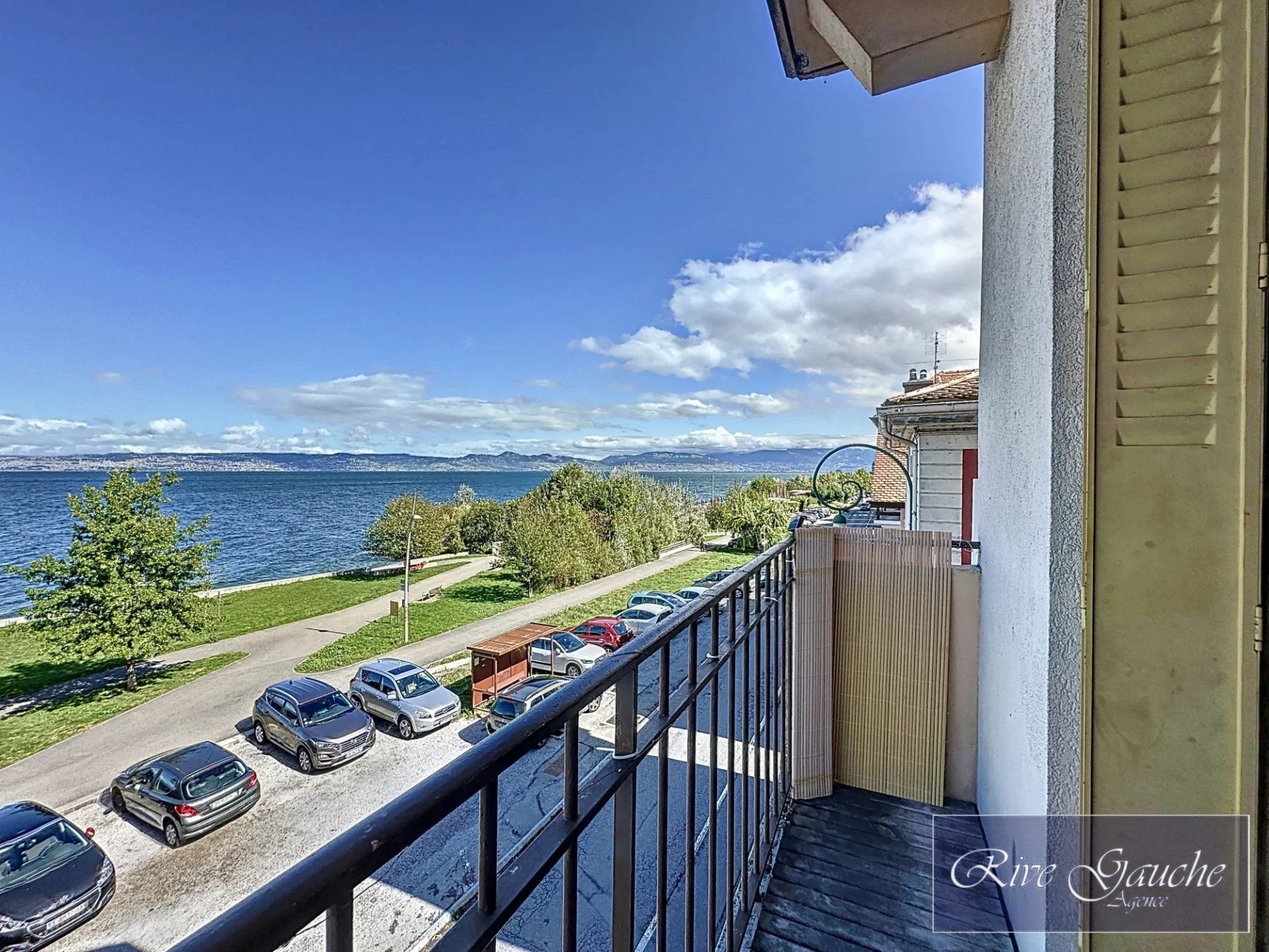 Condominium in Evian-les-Bains, Auvergne-Rhone-Alpes 12737113