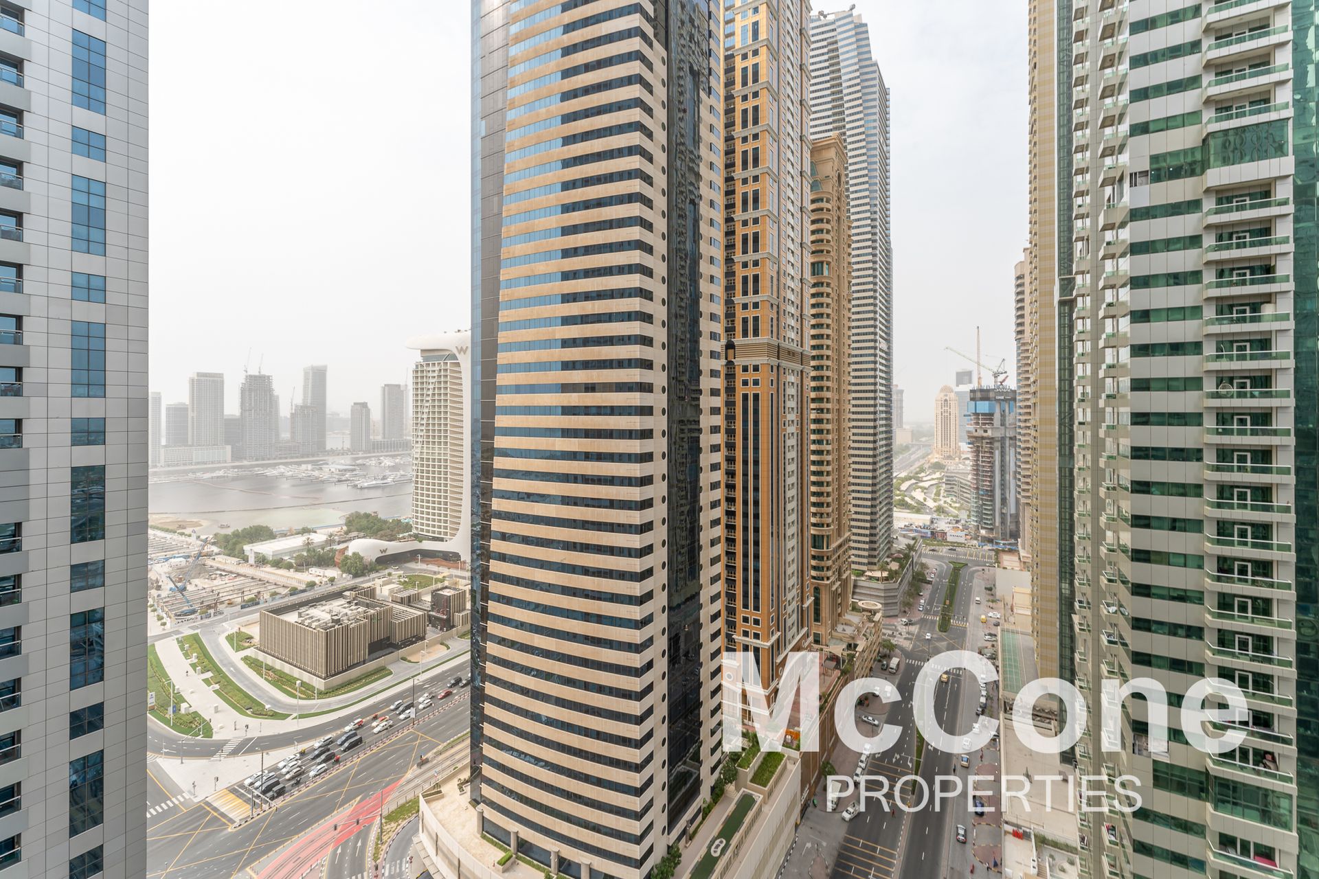 Condominium in Dubai, Dubai 12737253