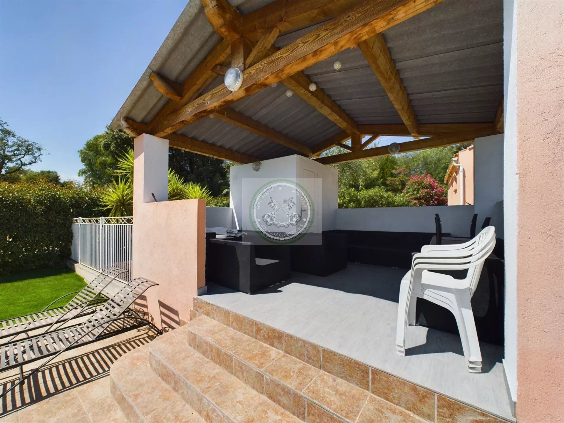 rumah dalam Roquebrune-sur-Argens, Var 12738857