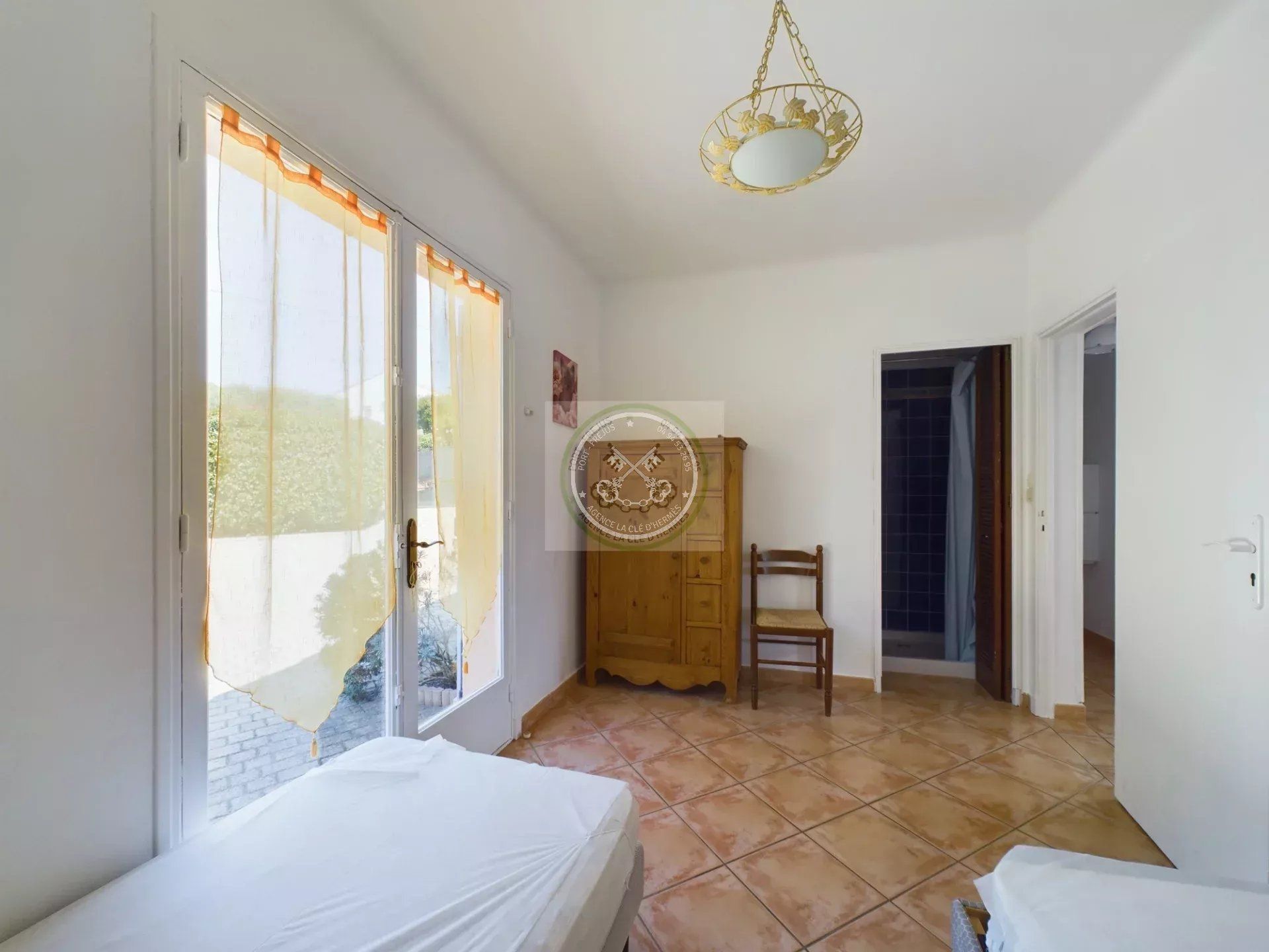 rumah dalam Roquebrune-sur-Argens, Var 12738857