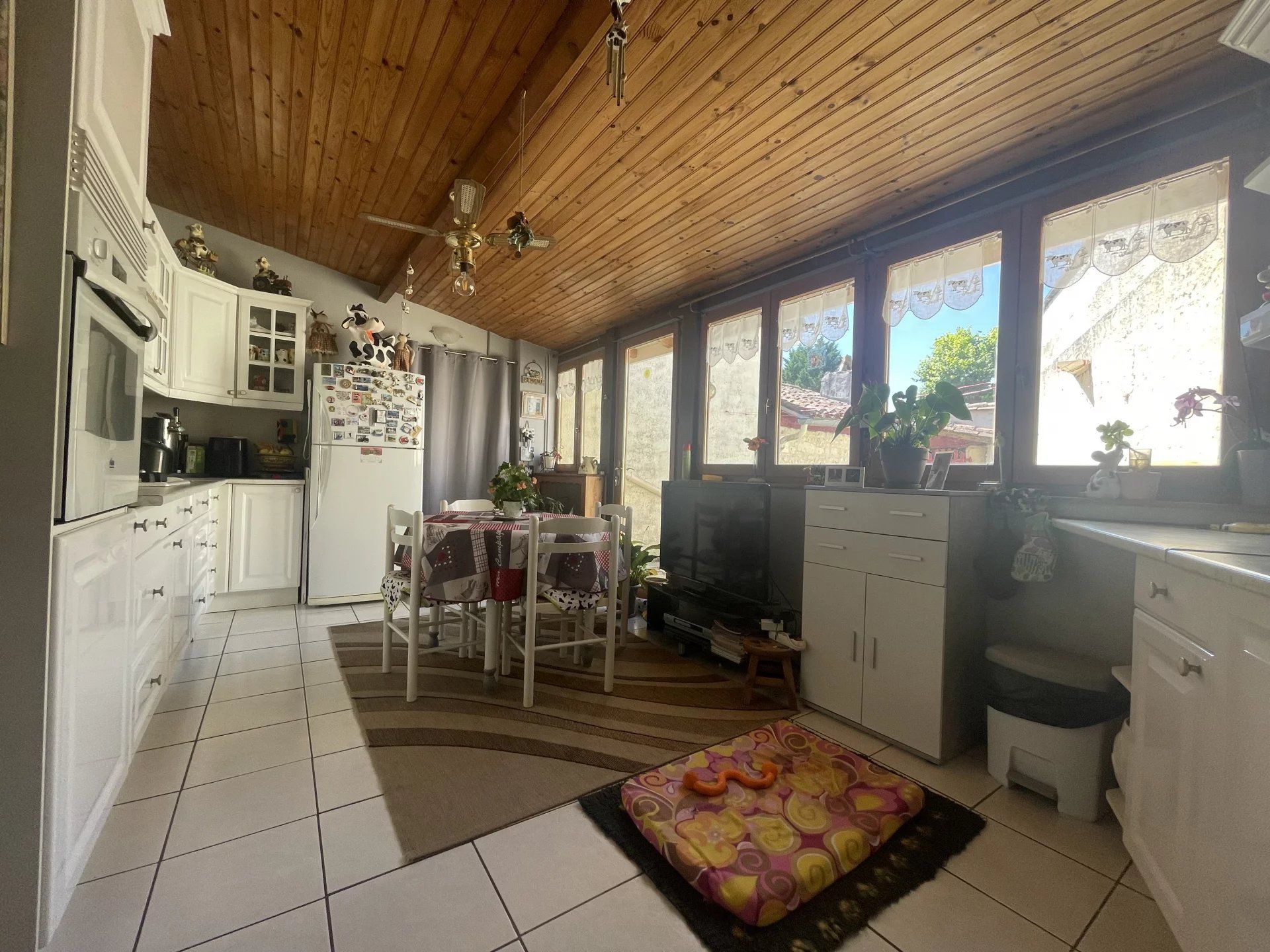 Huis in Montmoreau, Nouvelle-Aquitaine 12738891