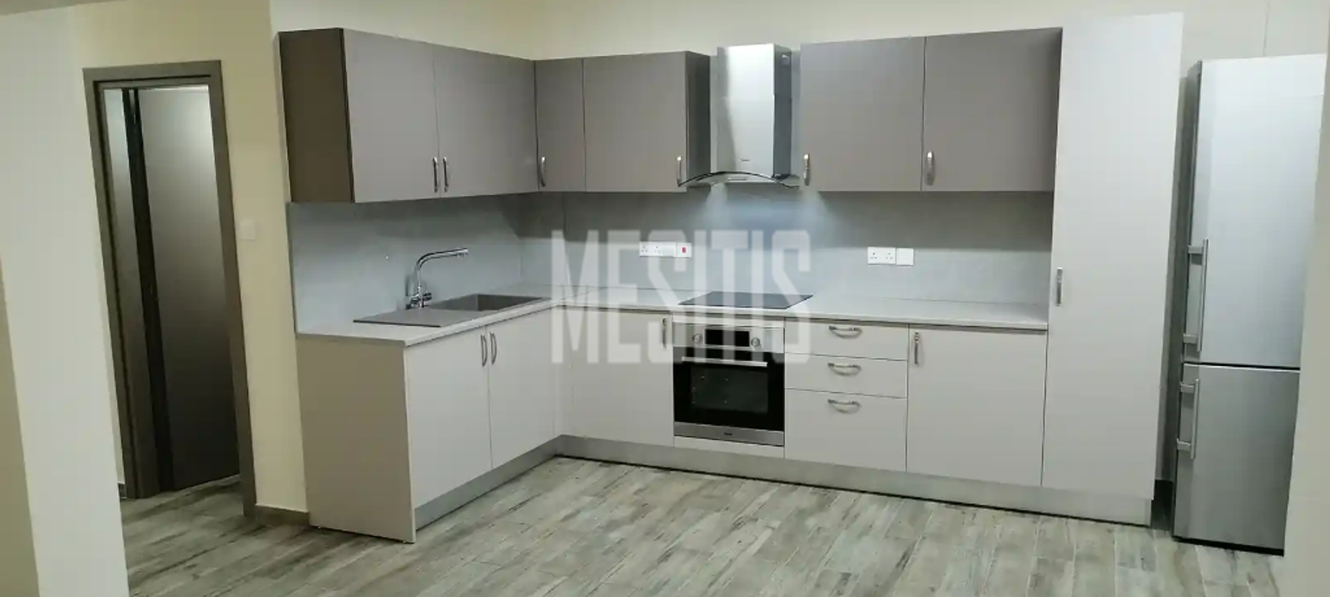 Condominium in Strovolos, Nicosia 12739150