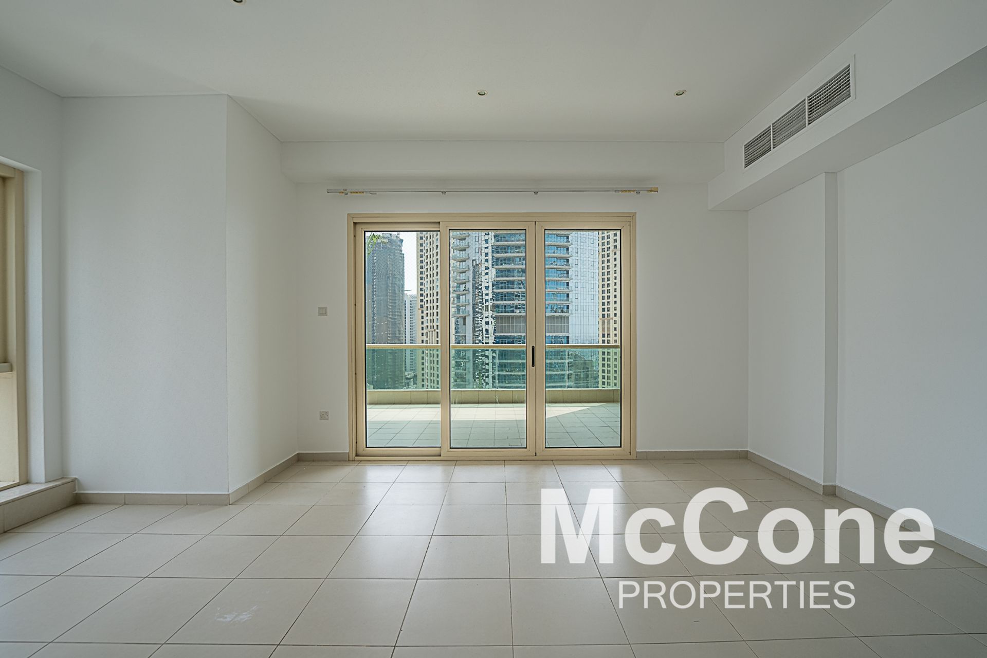 Condominium in Dubai, Dubai 12739732