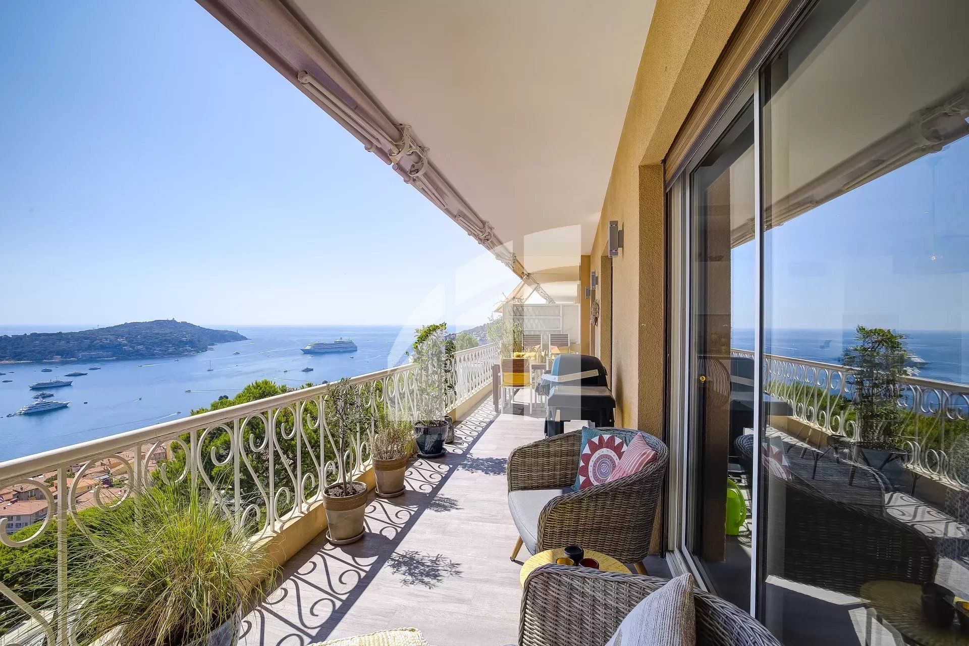 Residencial en Villefranche-sur-Mer, Alpes-Maritimes 12740409