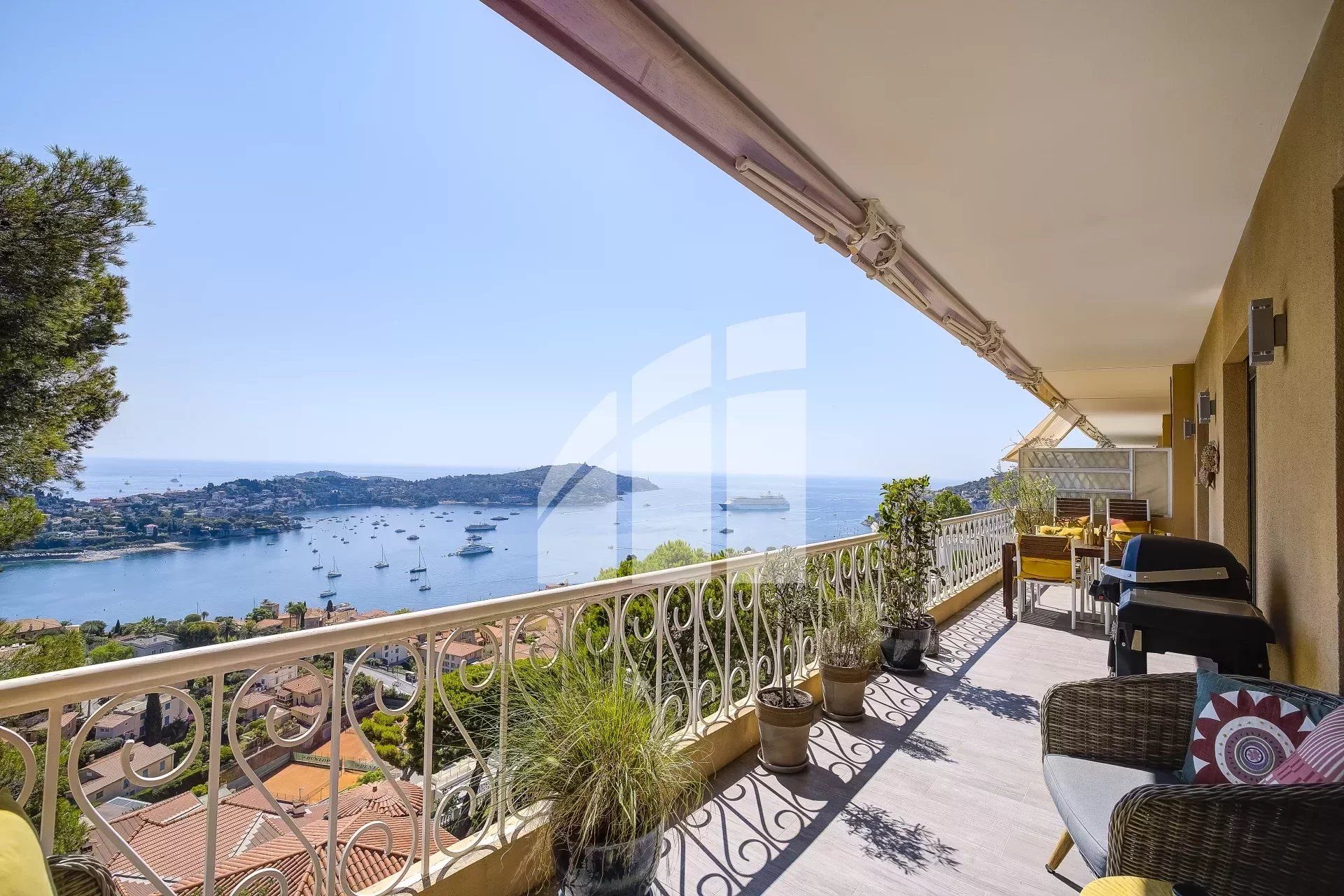 Osakehuoneisto sisään Villefranche-sur-Mer, Alpes-Maritimes 12740409