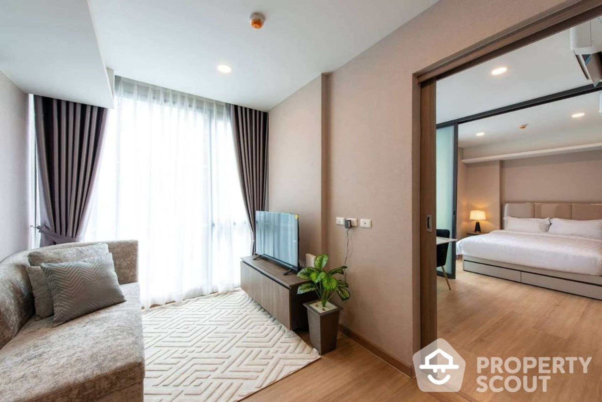 Condominium in Watthana, Krung Thep Maha Nakhon 12740956