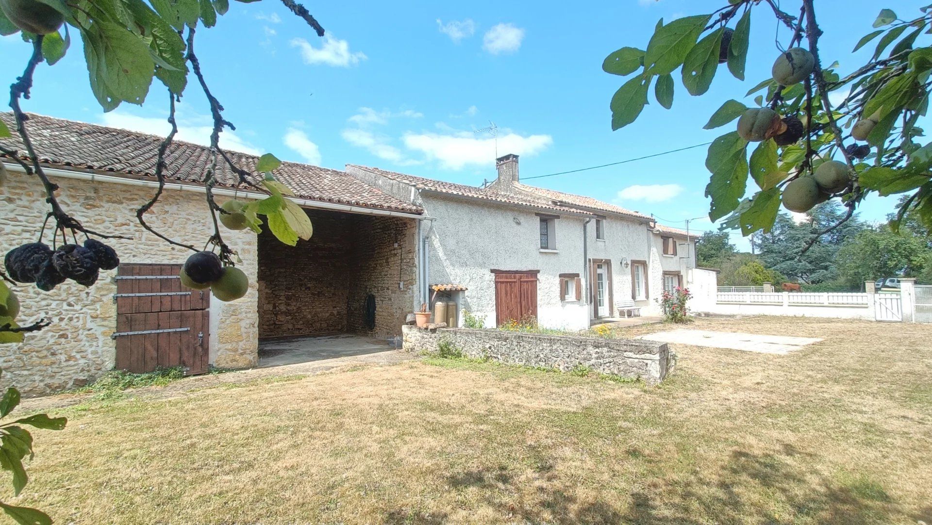 Rumah di Cherves, Nouvelle-Aquitaine 12741443