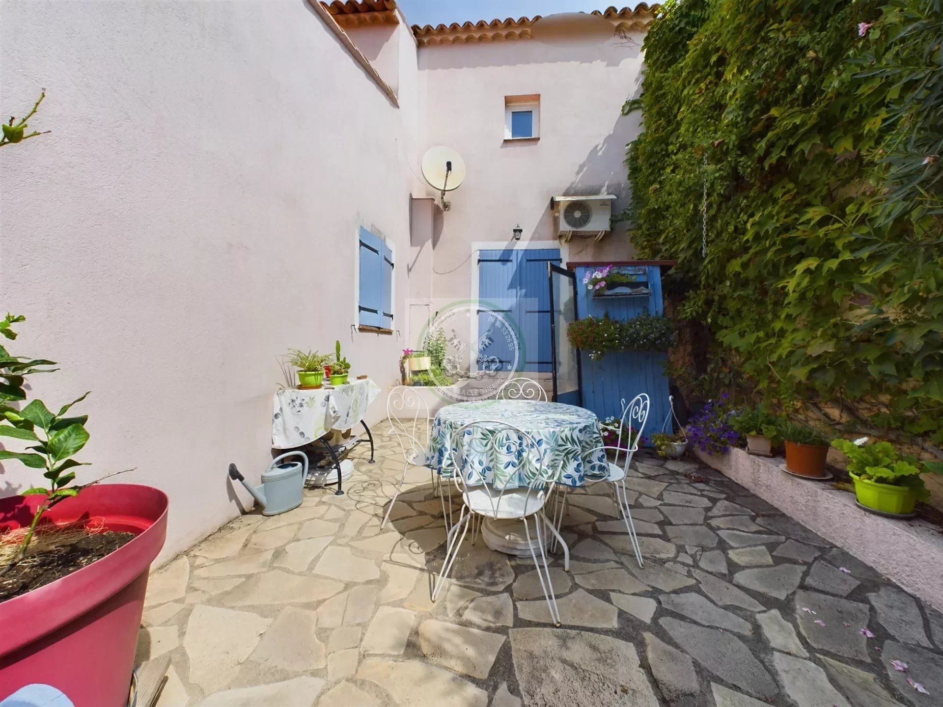 Rumah di Roquebrune-sur-Argens, Var 12741459