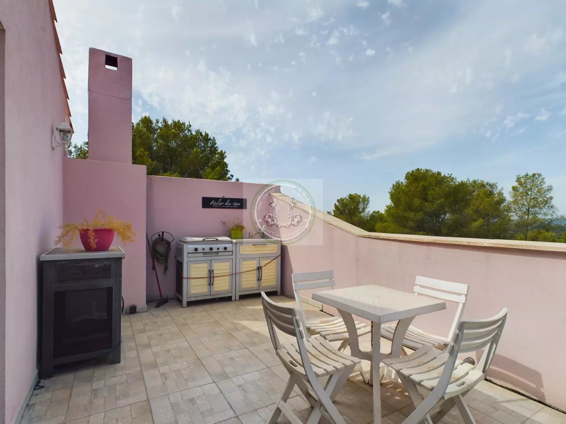 Rumah di Roquebrune-sur-Argens, Var 12741459