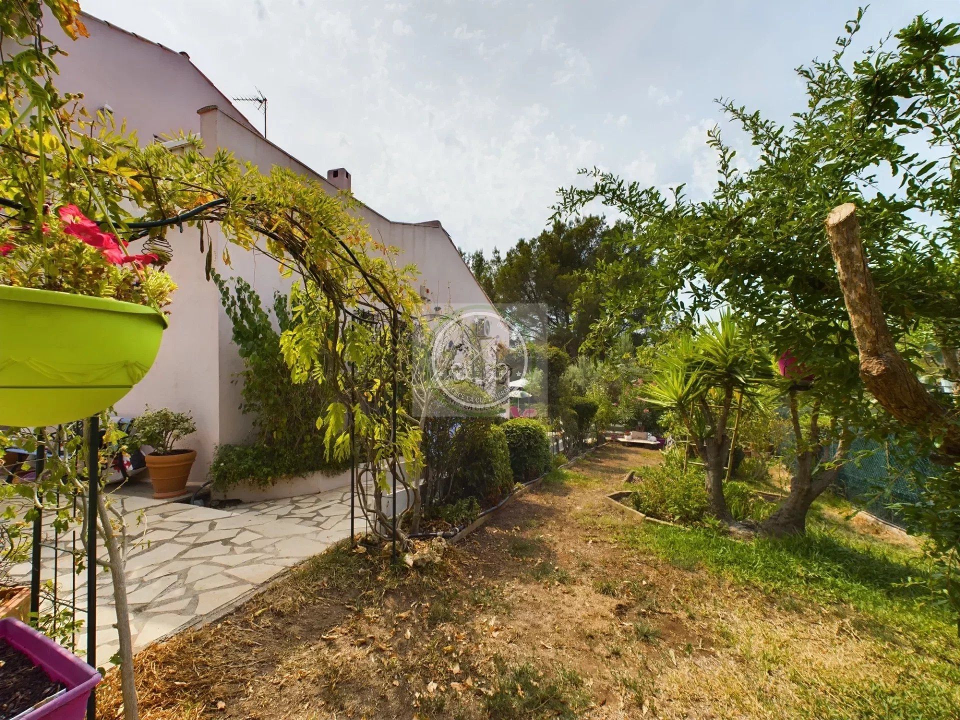 σπίτι σε Roquebrune-sur-Argens, Προβηγκία-Άλπεις-Κυανή Ακτή 12741459