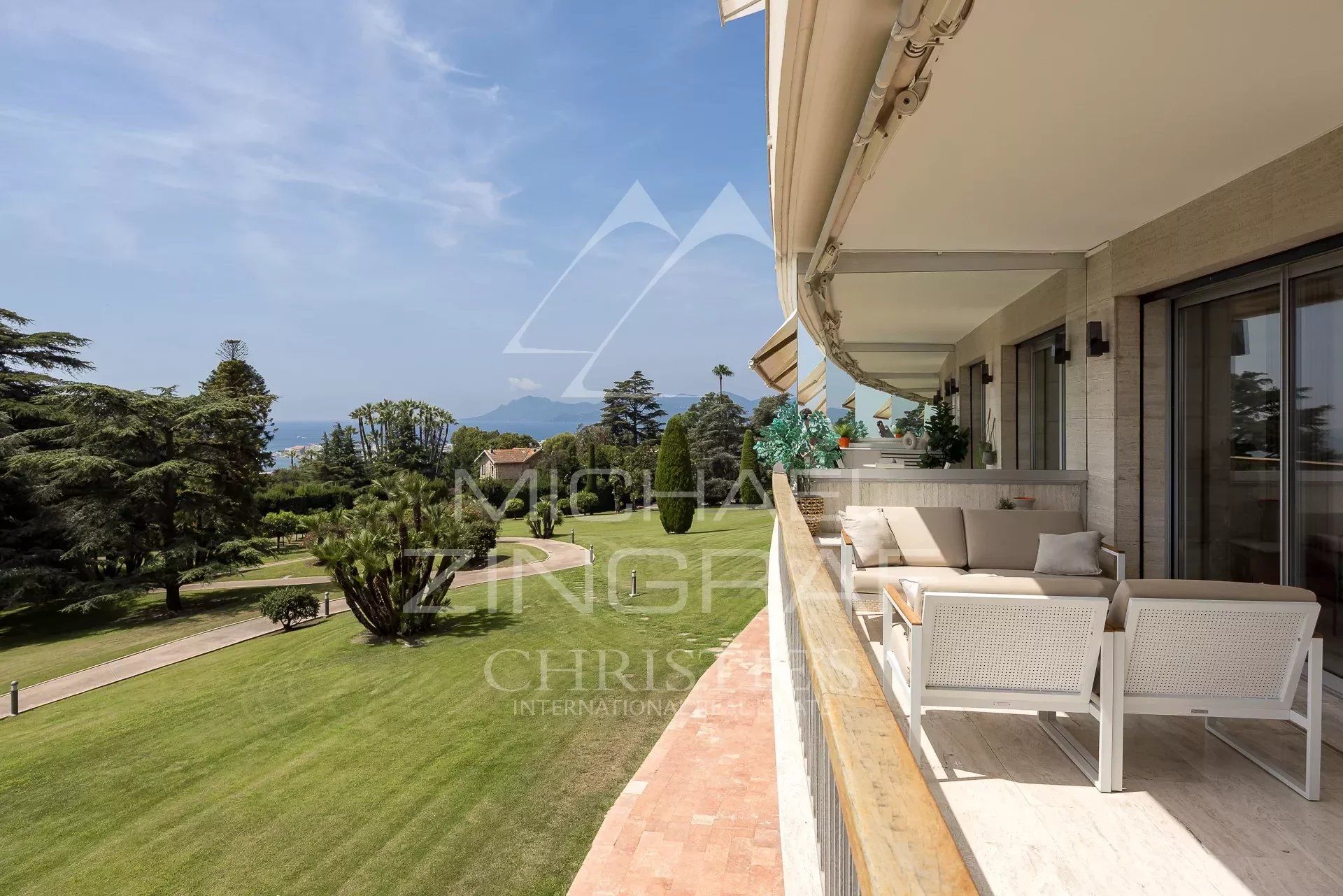 Residential in Cannes, Alpes-Maritimes 12742009