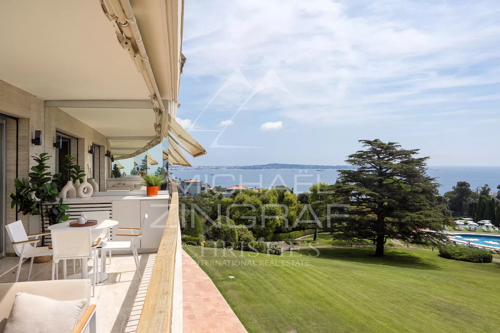 Residential in Cannes, Alpes-Maritimes 12742009