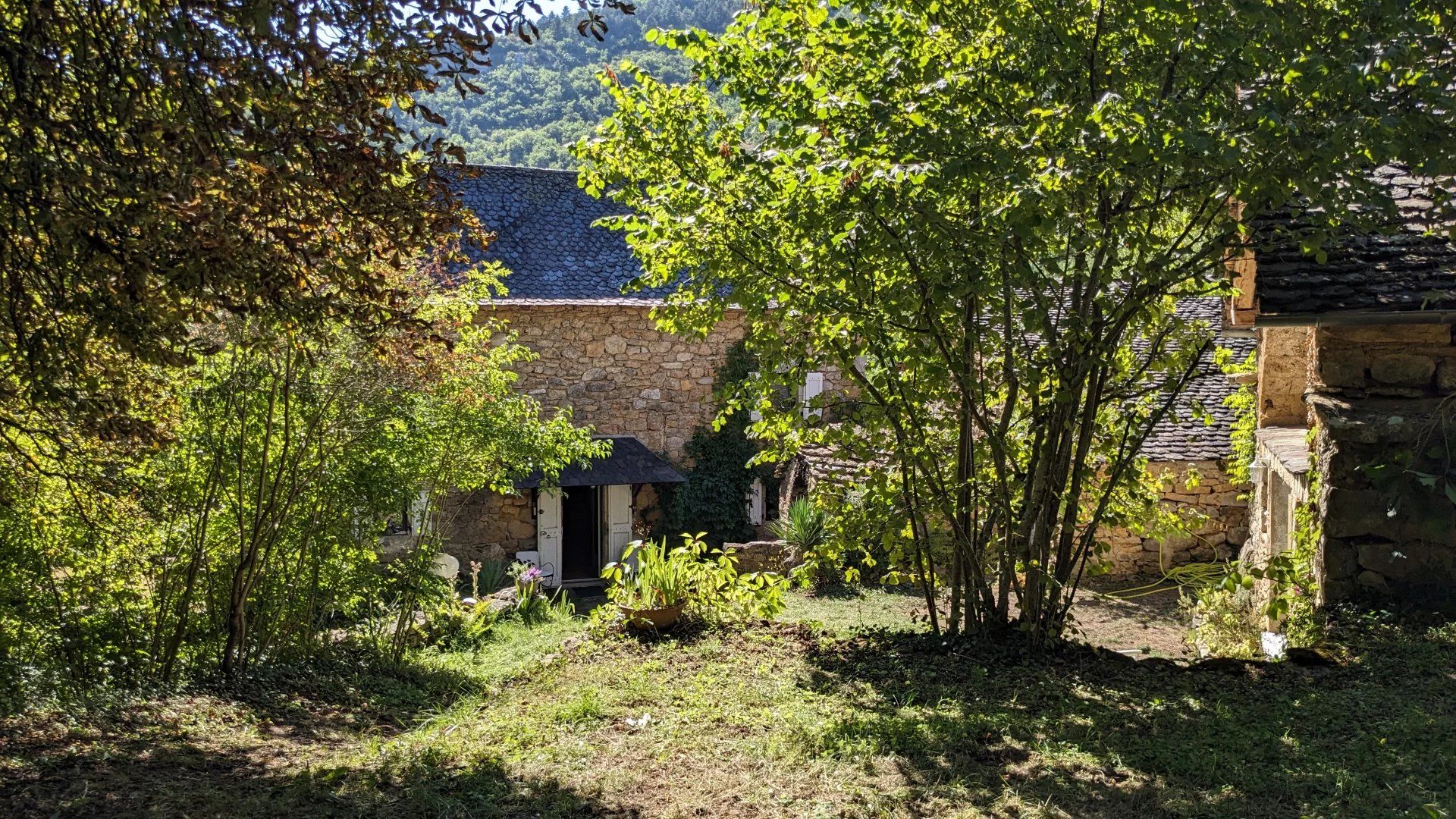 Huis in Quézac, Lozère 12742041