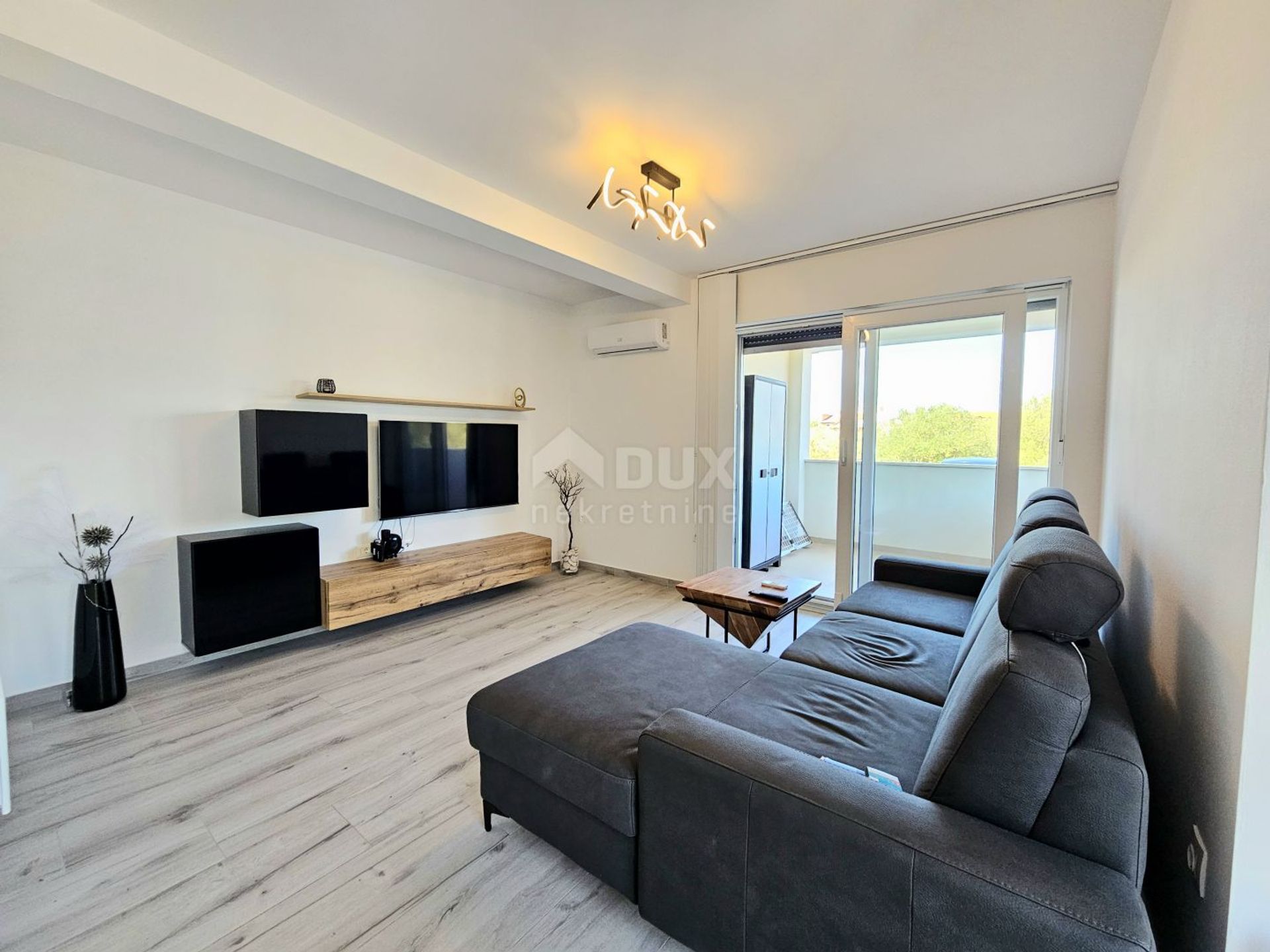 Condominio en Pula, Istarska Županija 12742093