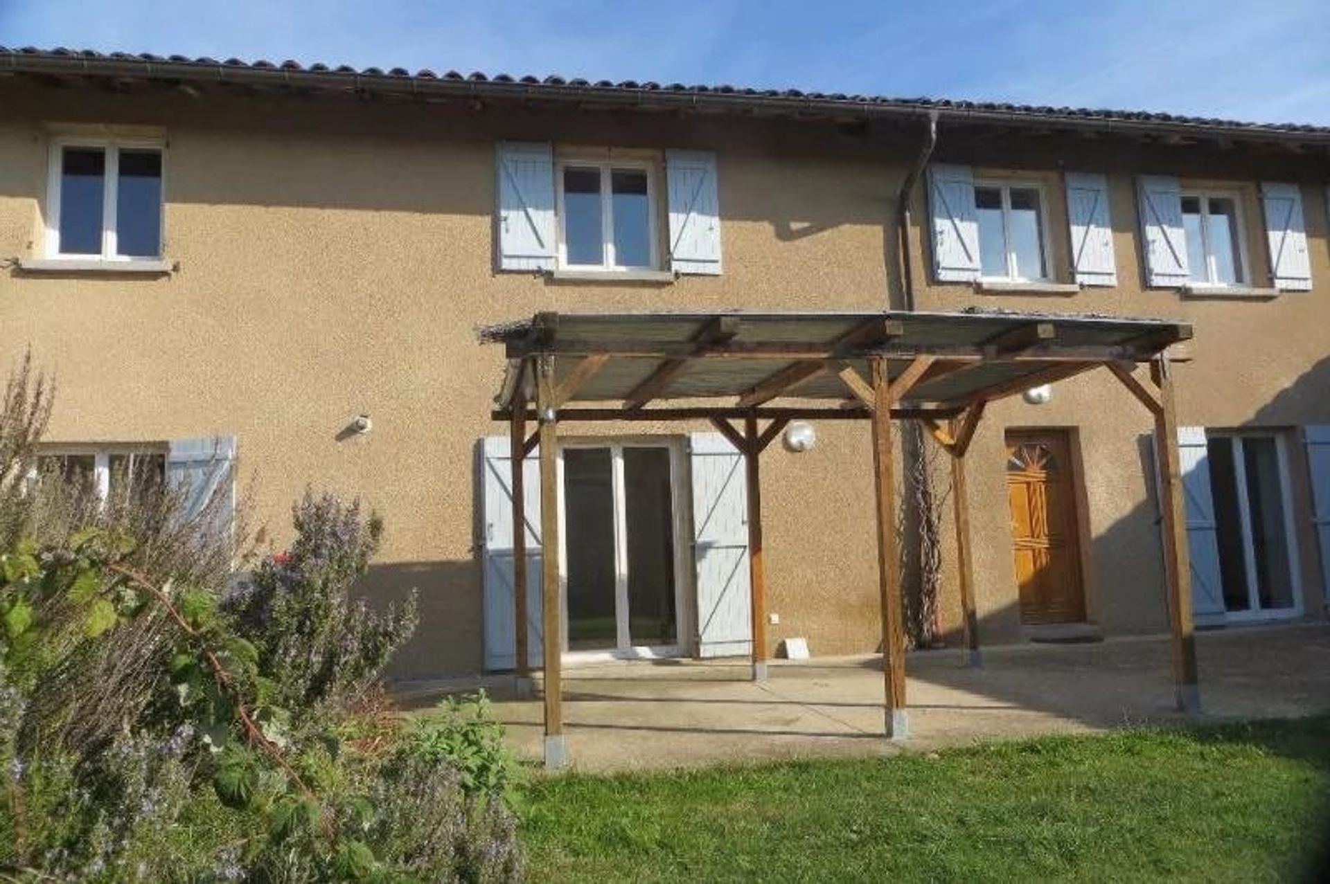 Condominium in Fareins, Auvergne-Rhone-Alpes 12742424