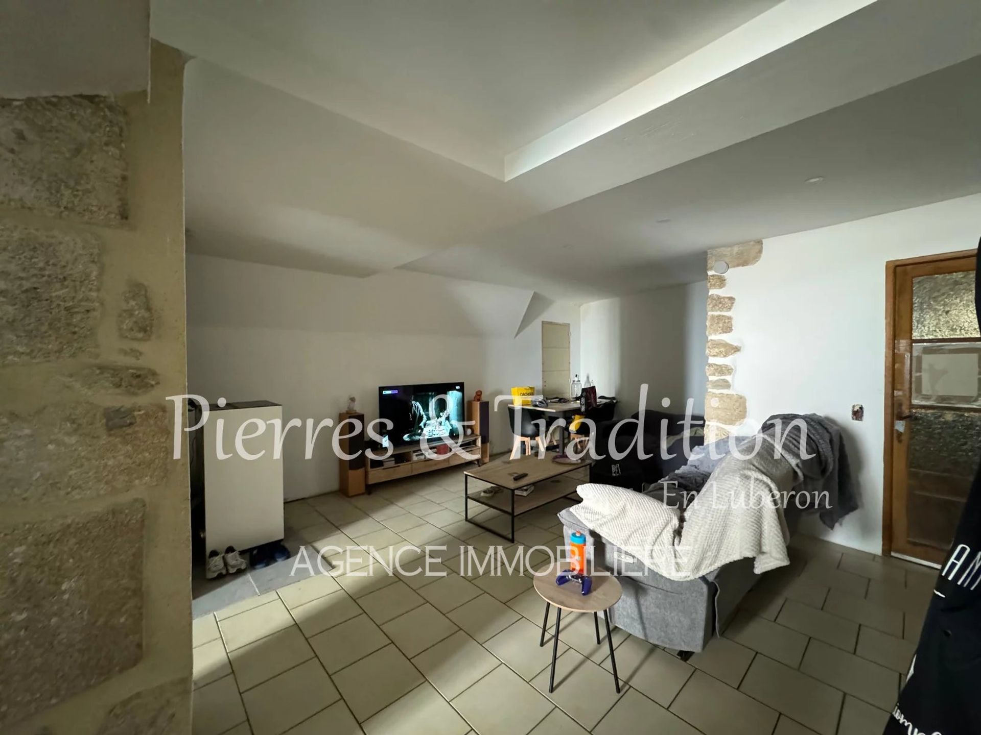 Будинок в Bonnieux, Provence-Alpes-Cote d'Azur 12743277