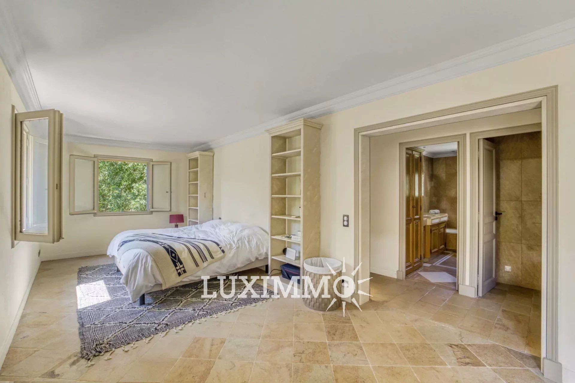 σπίτι σε Mougins, Alpes-Maritimes 12743925