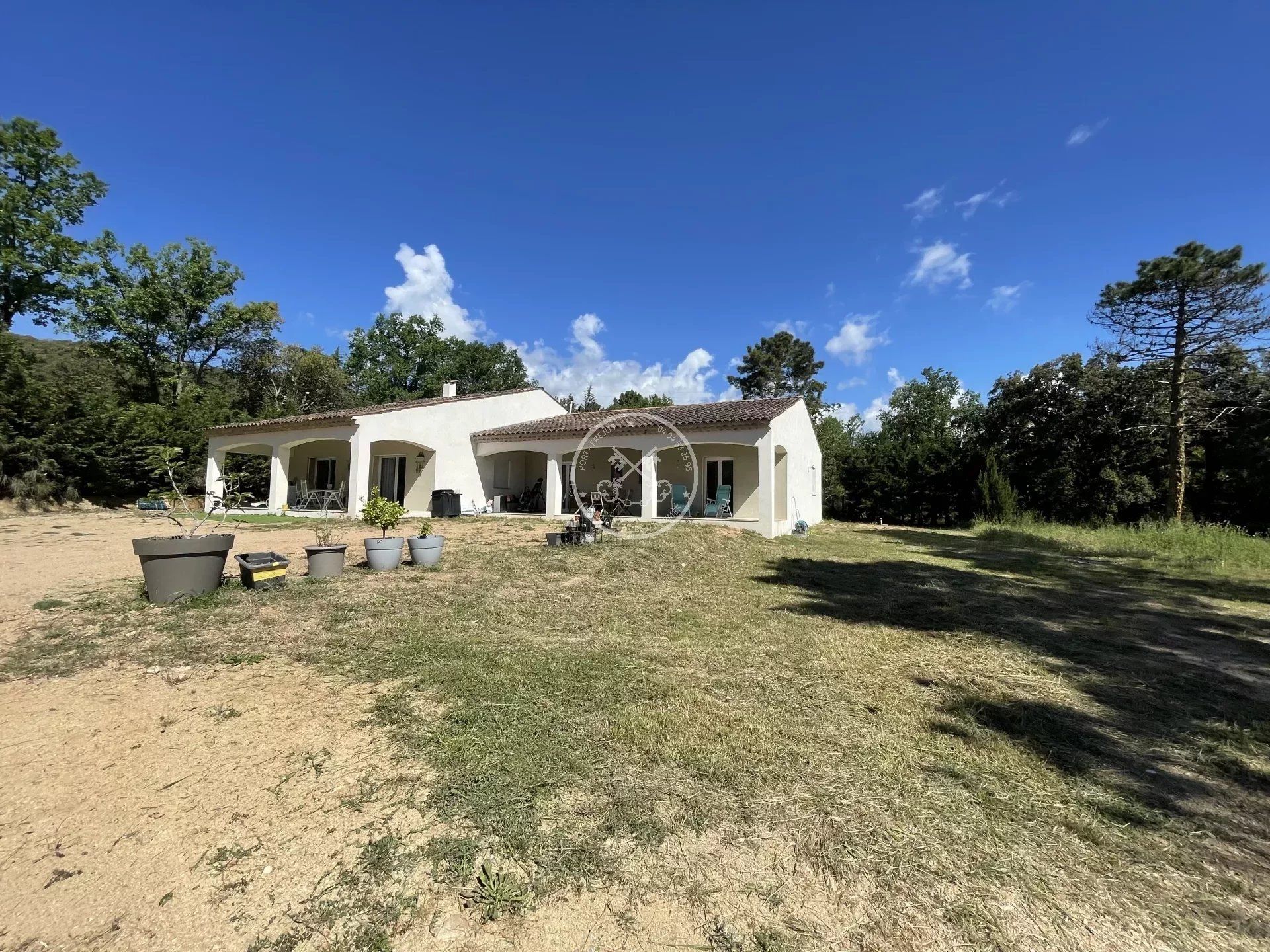 Huis in Bagnols-en-Forêt, Var 12743927