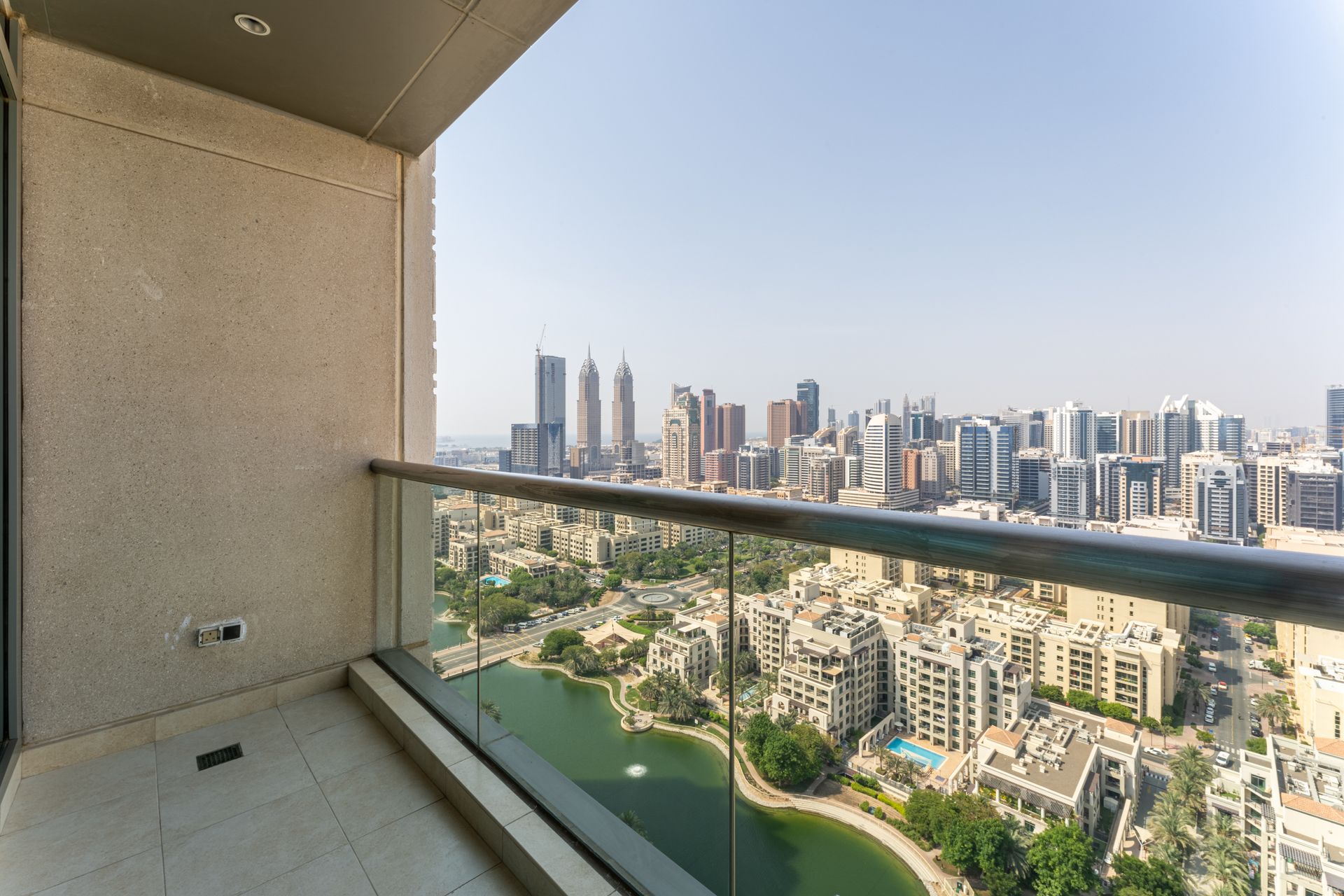 Condominium in Dubai, Dubai 12744090