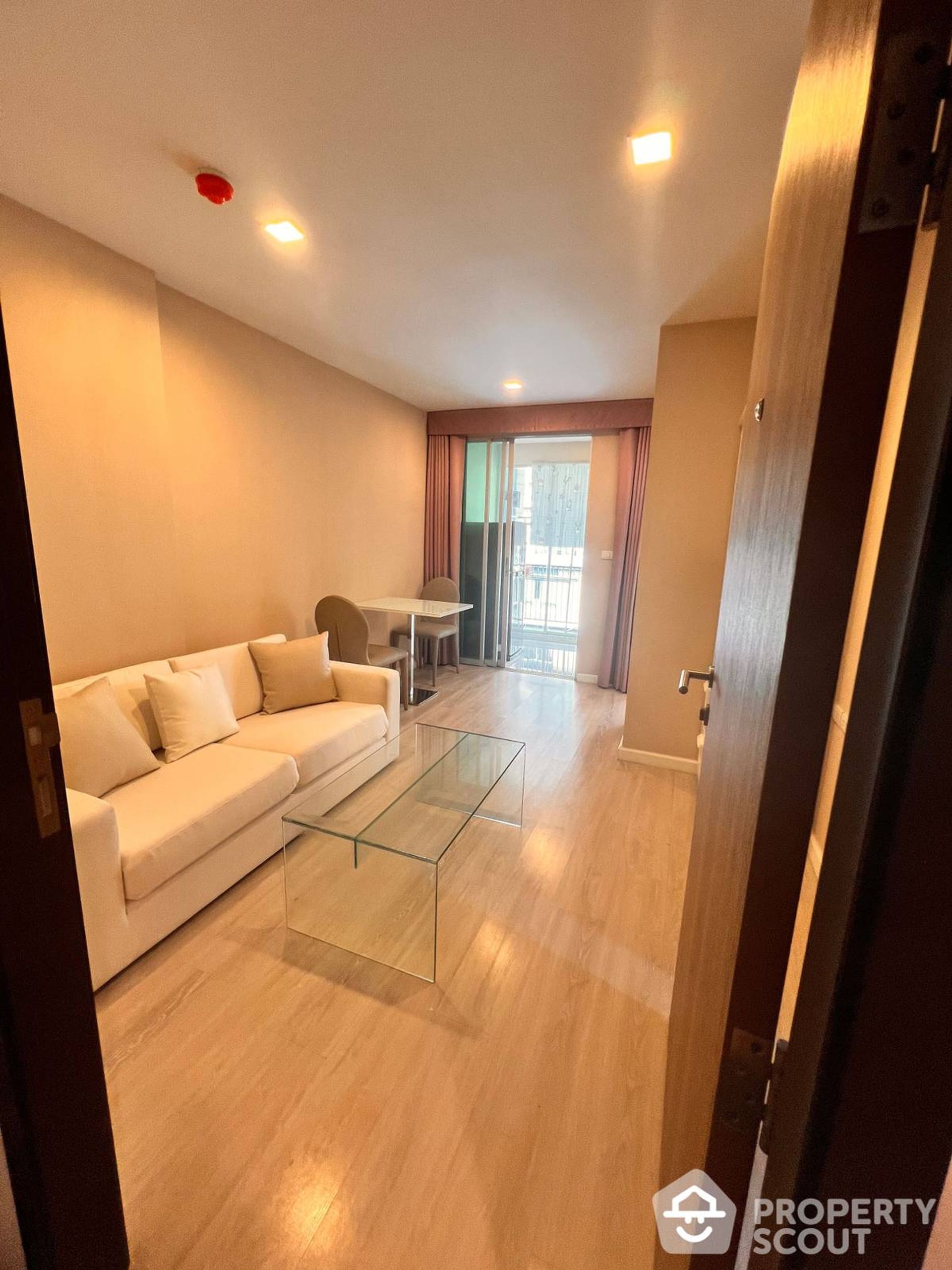 Condominium dans Khlong Toei, Krung Thep Maha Nakhon 12744370