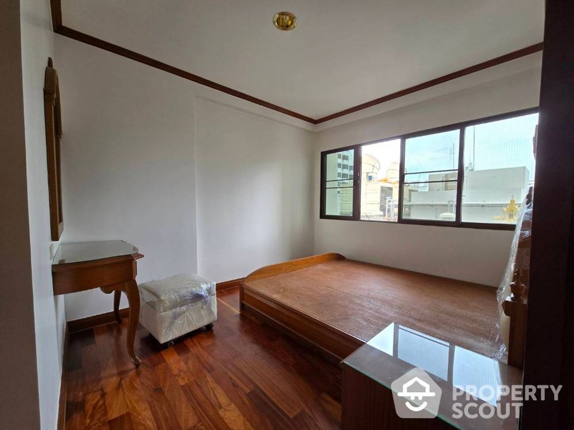 Condominio en Khlong Toei, Krung Thep Maha Nakhon 12744390