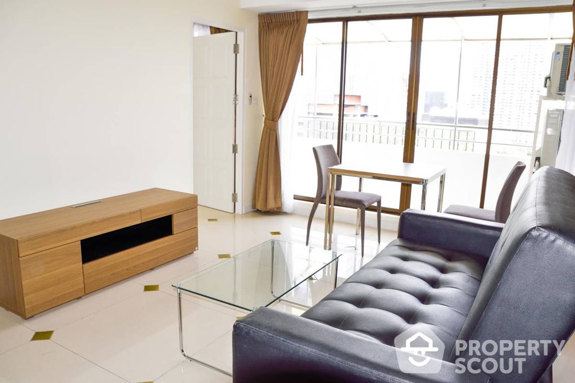 Condominium dans Bang Rak, Krung Thep Maha Nakhon 12746088