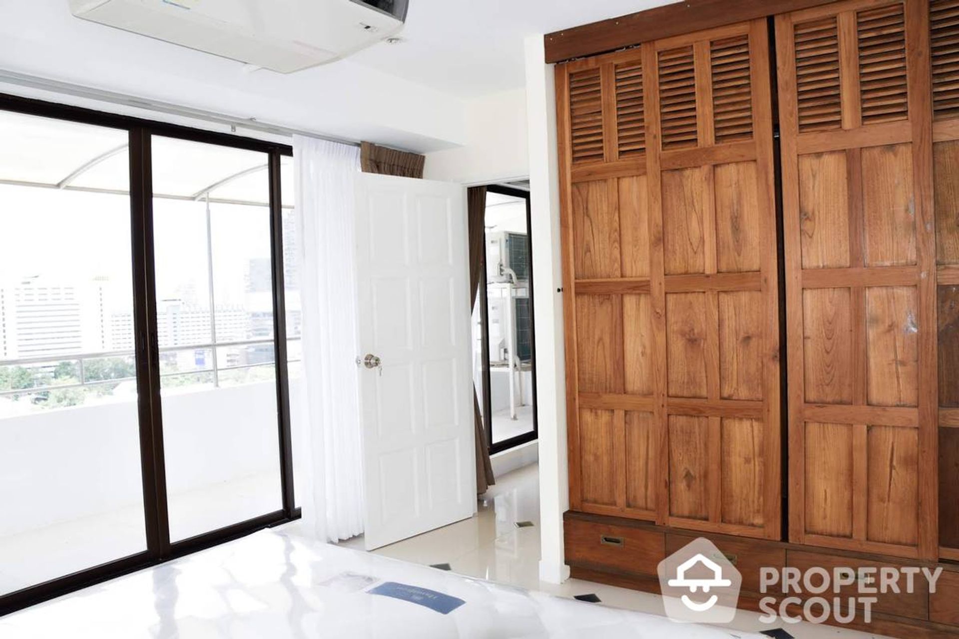 Condominium dans Bang Rak, Krung Thep Maha Nakhon 12746088