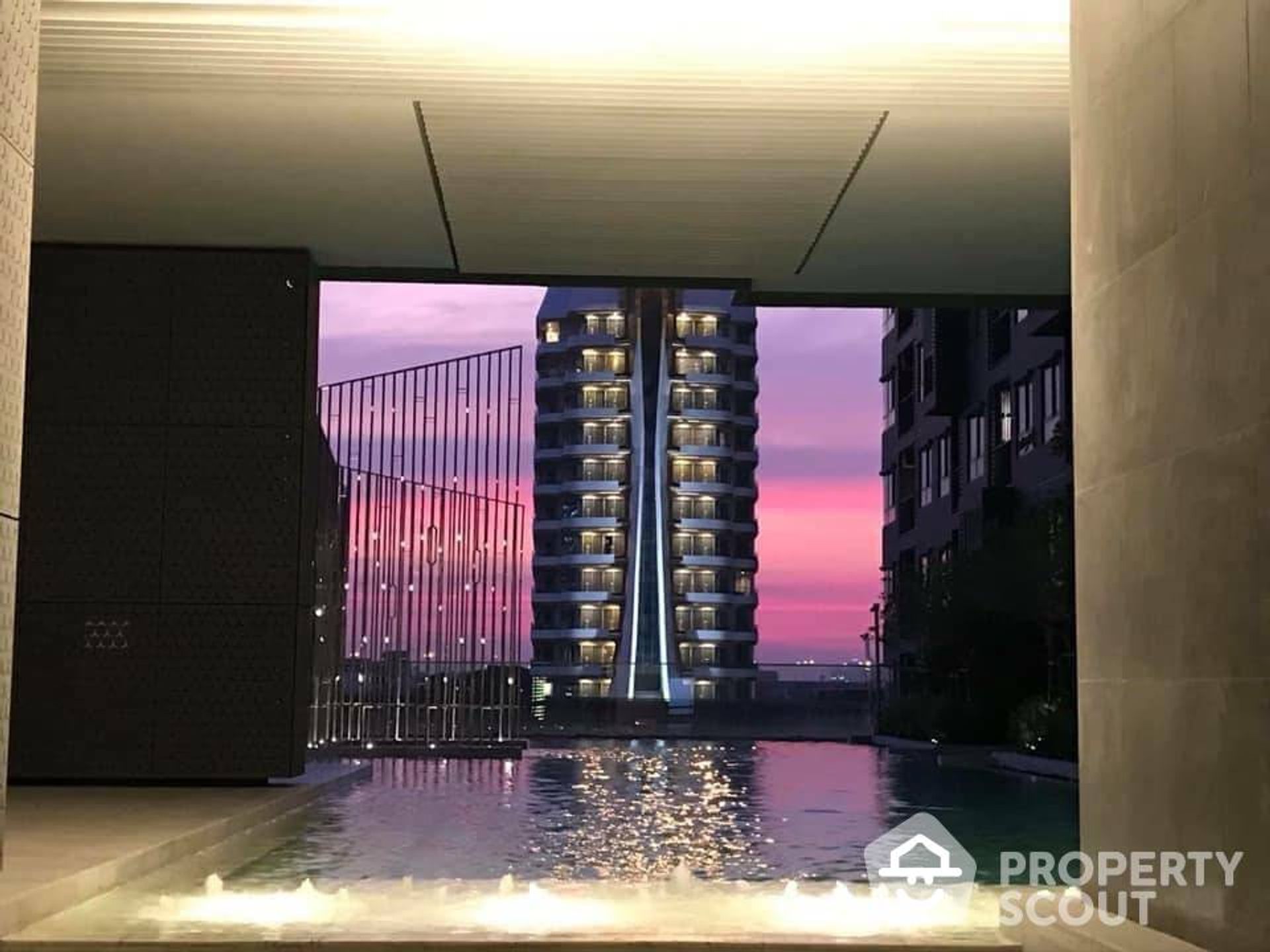 Condominium dans Phra Khanong, Krung Thep Maha Nakhon 12746096