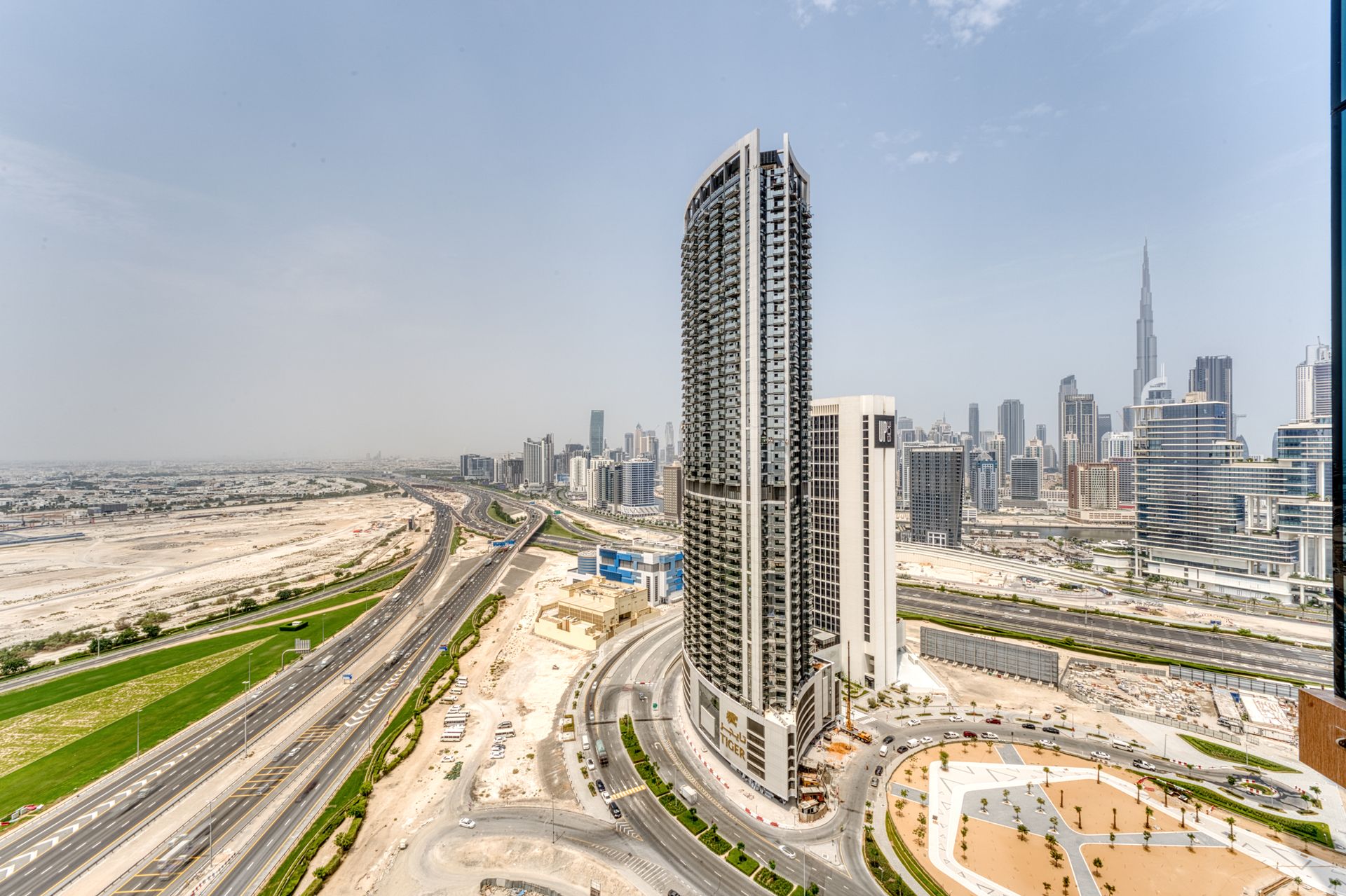 सम्मिलित में Dubai, Dubai 12748837