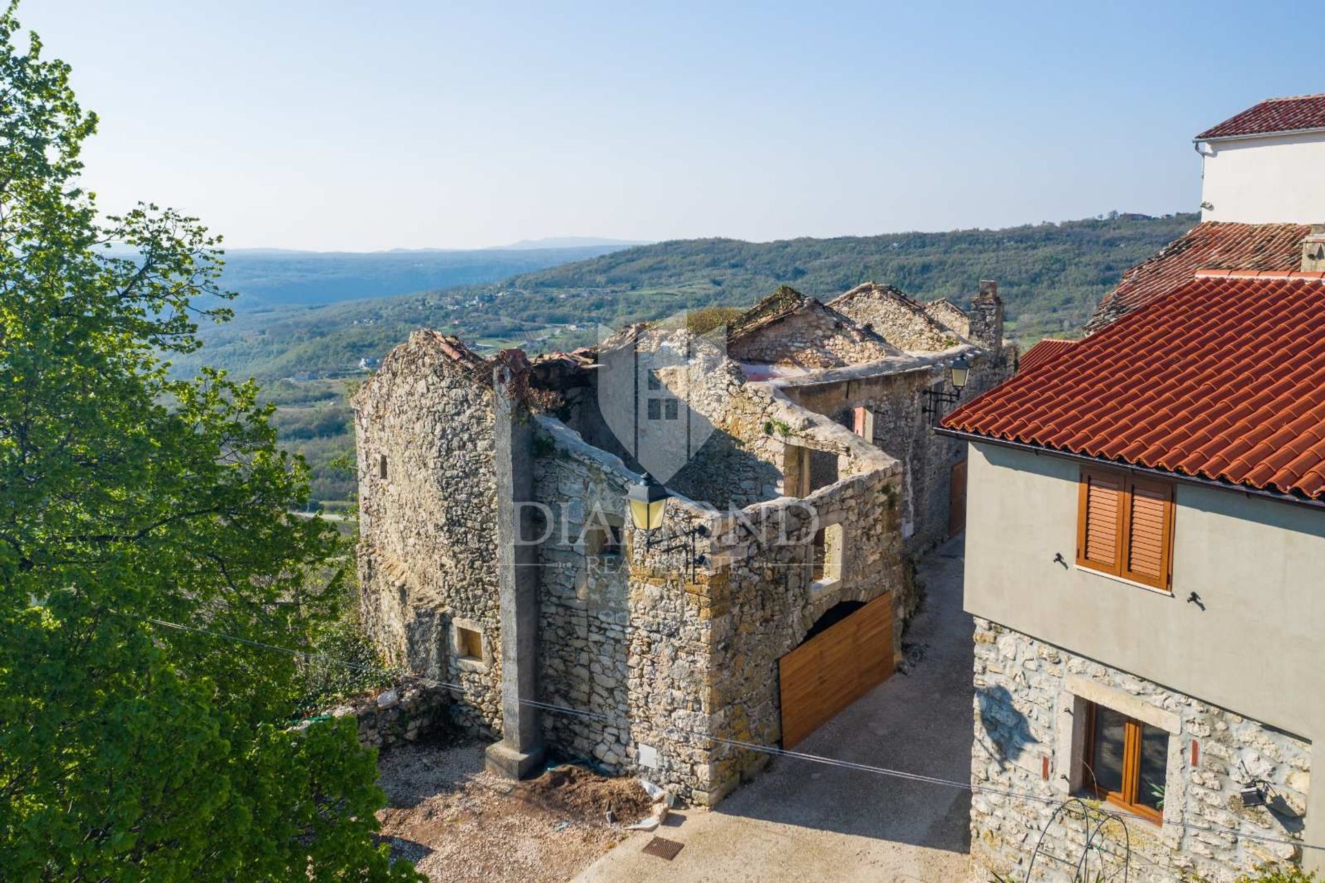 rumah dalam Pićan, Istria County 12749620