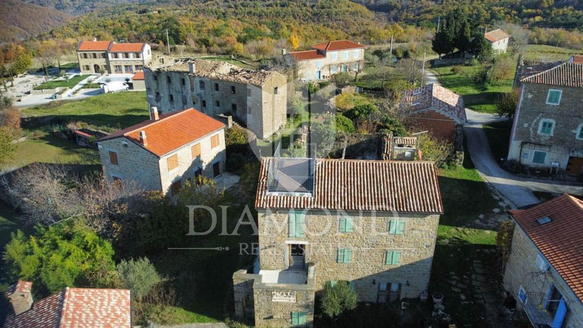 Будинок в Momjan, Istria County 12751157