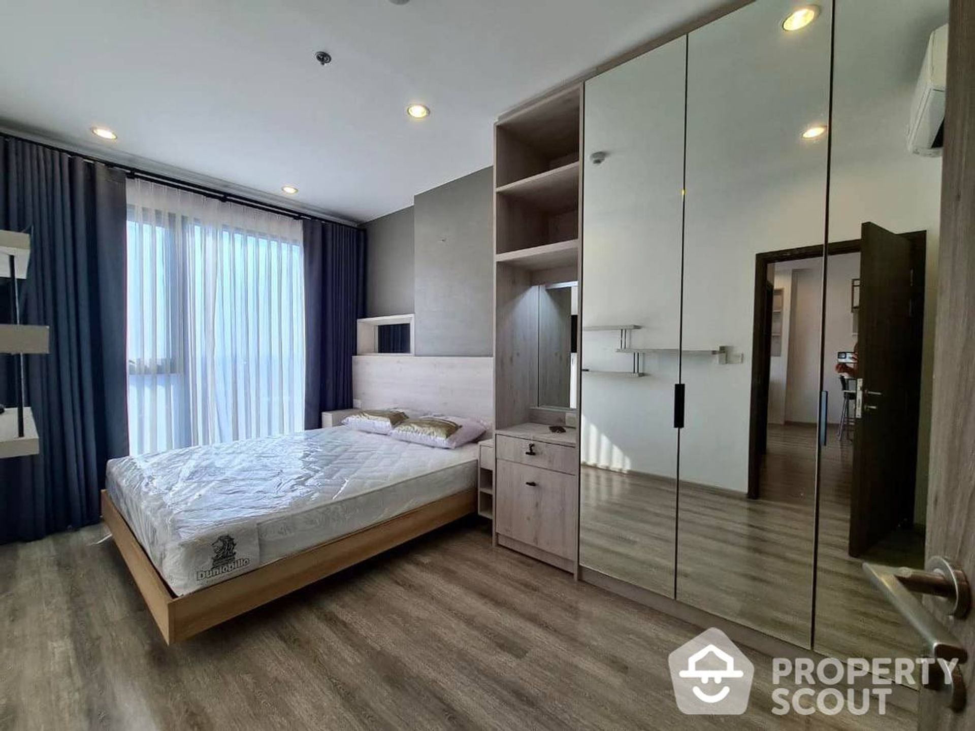 Condominio en Phra Khanong, Krung Thep Maha Nakhon 12751257