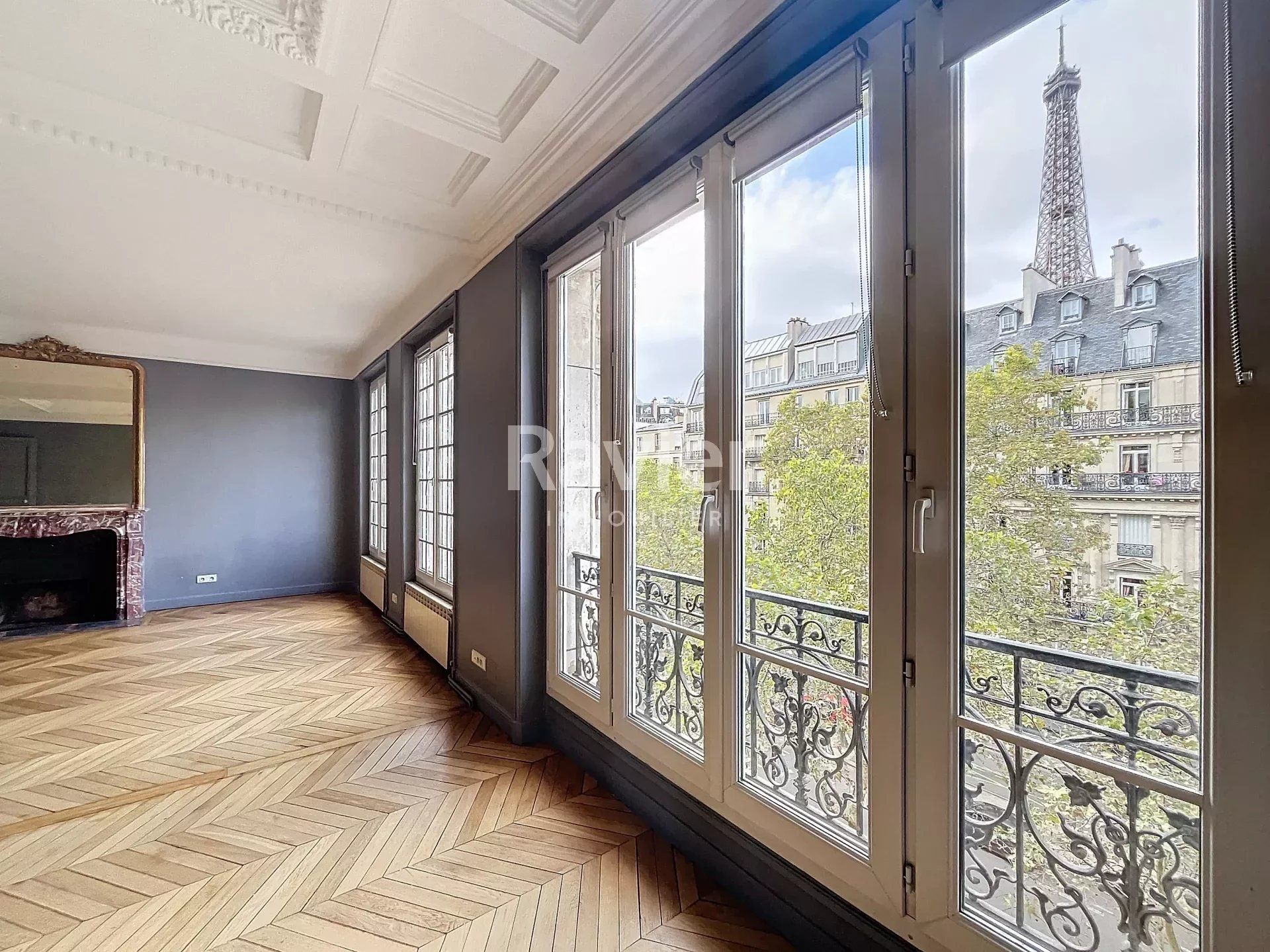 عمارات في Paris 7ème, Paris 12751392